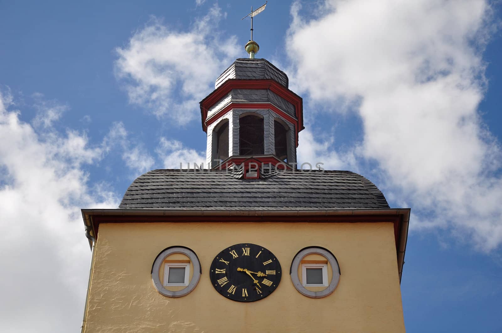 Clock tower by lobzik