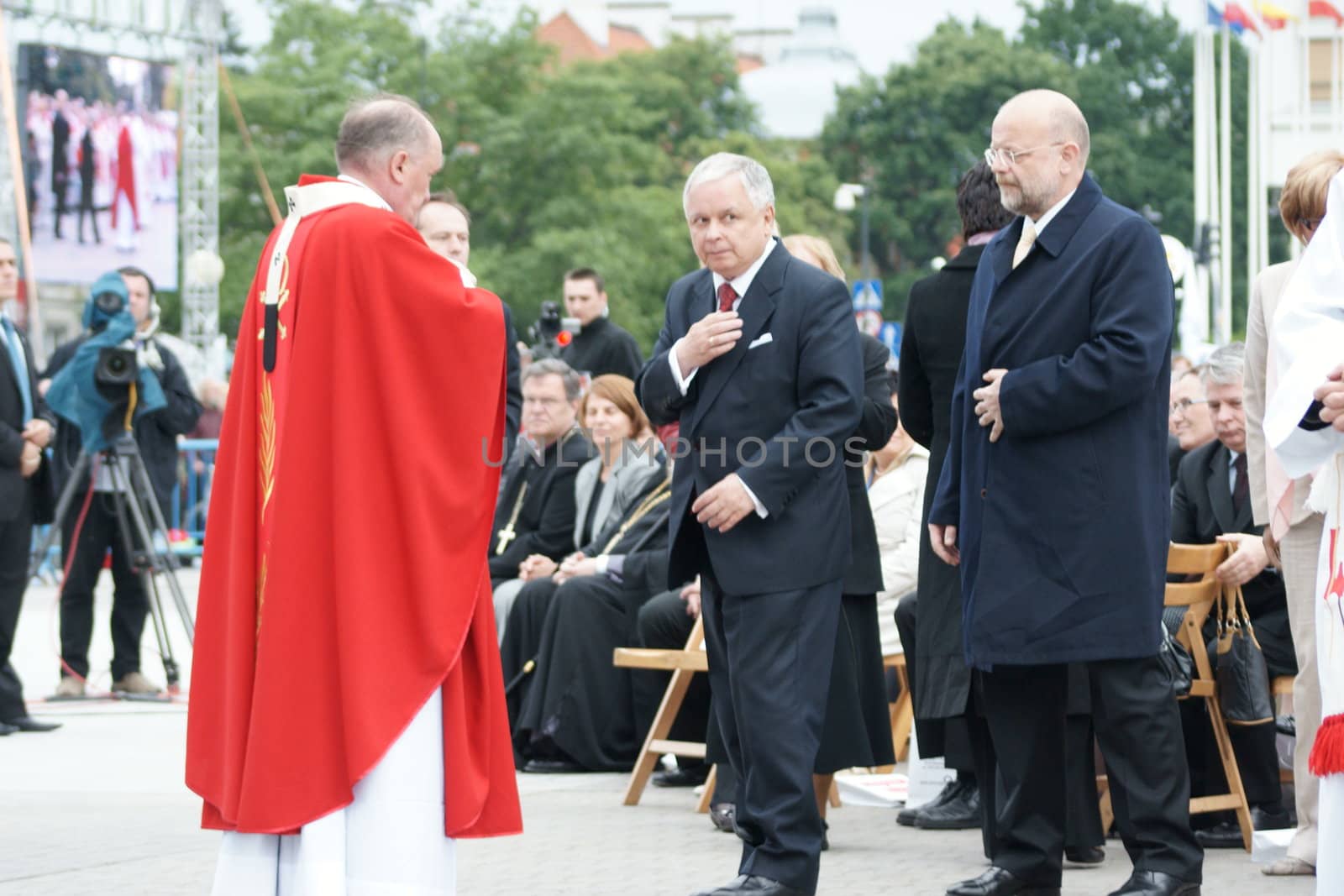 Warszaw, Poland - June 06: President of Poland Lech Kaczynski in Pi?sudzkiego square on the Cross devotion Pope John  Paul II in the 20th anniversary of the Polish pope. About the pilgrimage: "Let your spirit come down and renew the  face of the earth"