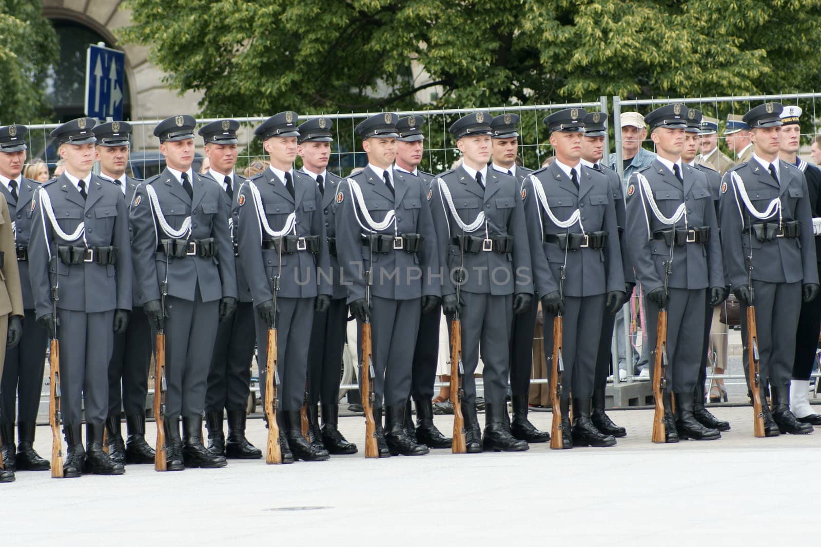 Warszaw, Poland - June 06: Polish army in Pi?sudzkiego square on the Cross devotion Pope John  Paul II in the 20th anniversary of the Polish pope. About the pilgrimage: "Let your spirit come down and renew the  face of the earth"