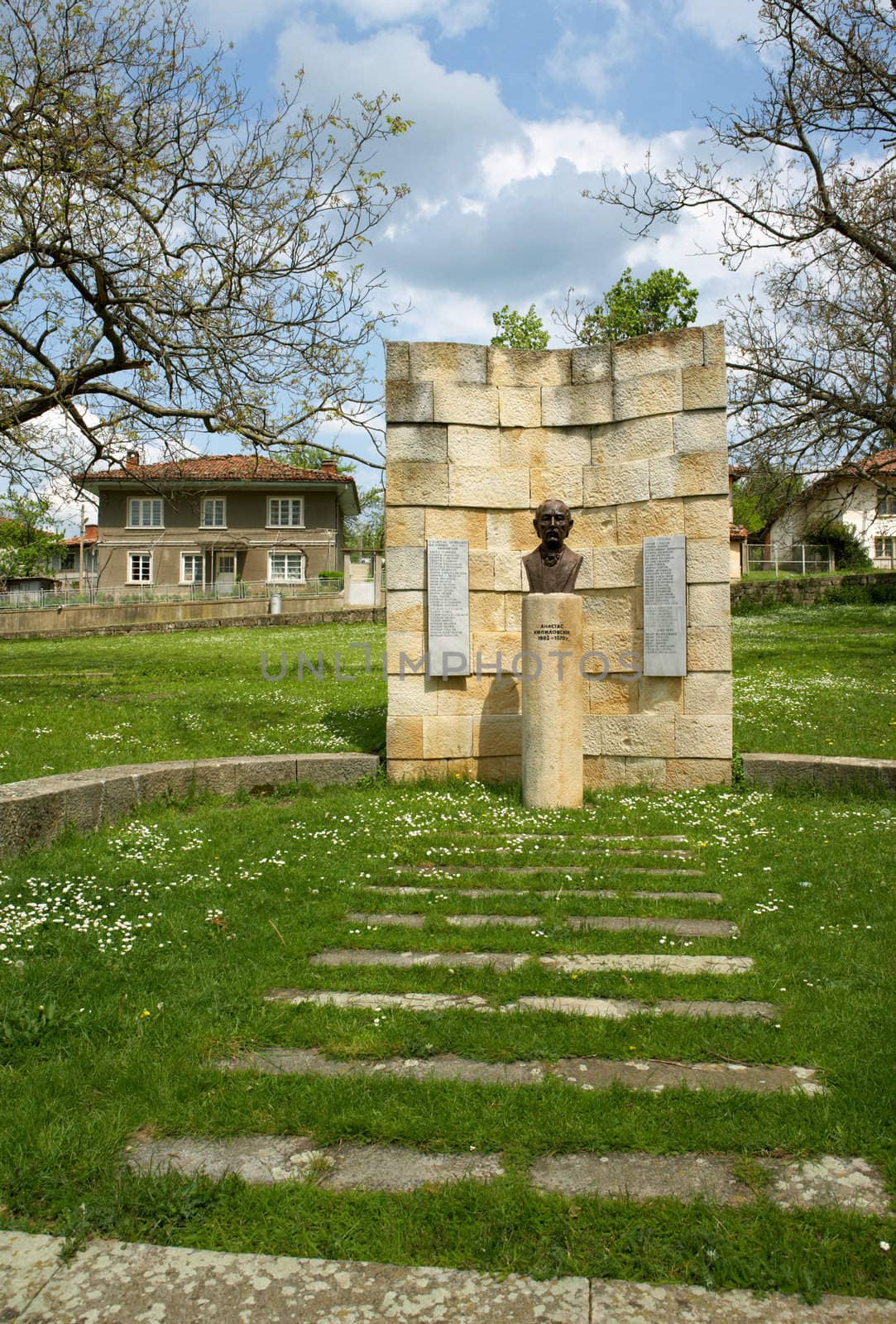 Memorial of Anastas Kipilovski in the center of Kipilovo village