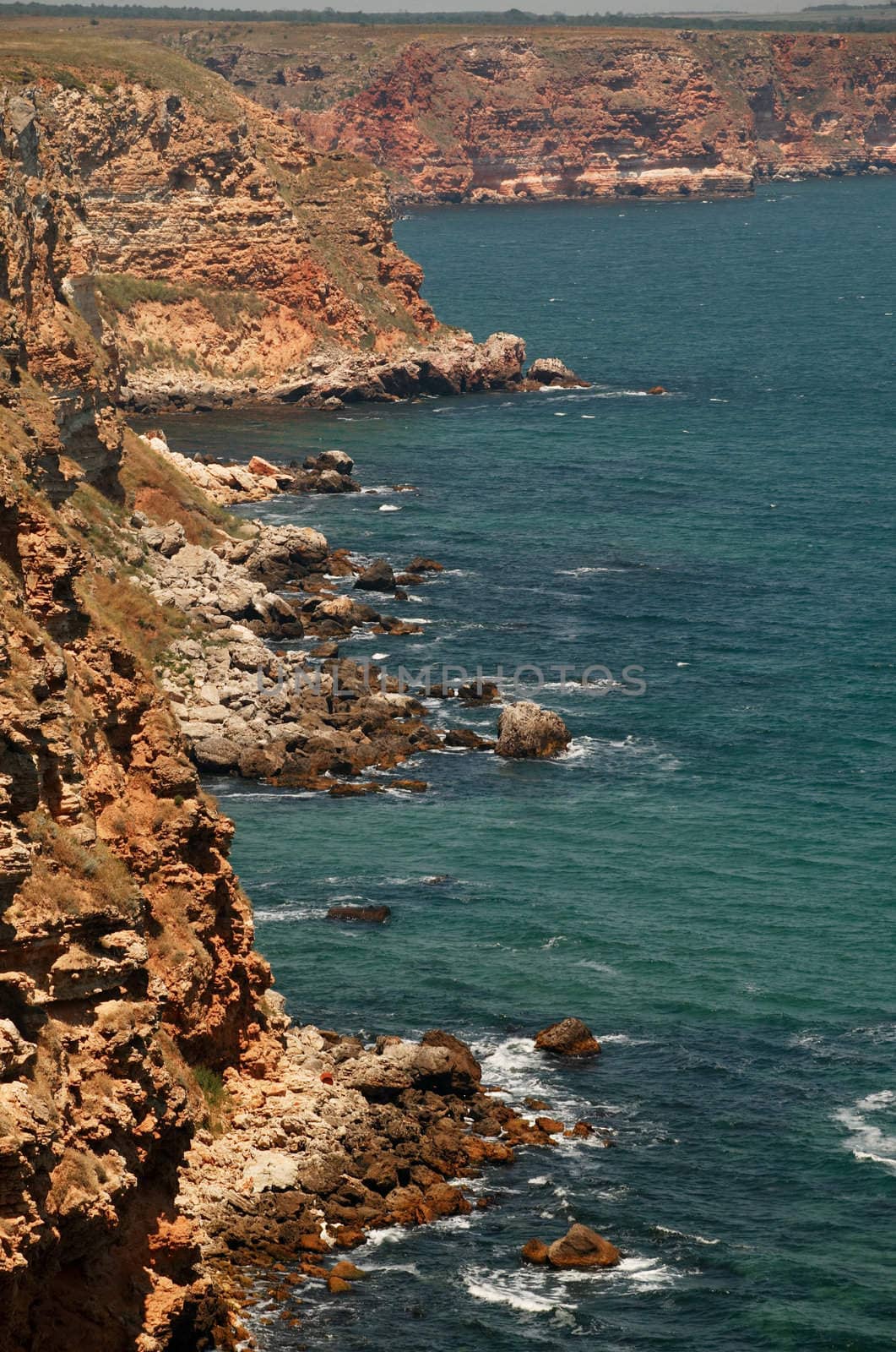 Rocky coastal scene by ecobo