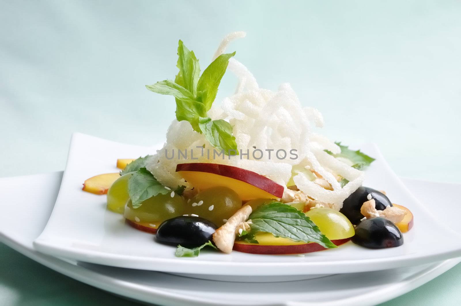 summer salad with grapes and nectarines by Apolonia