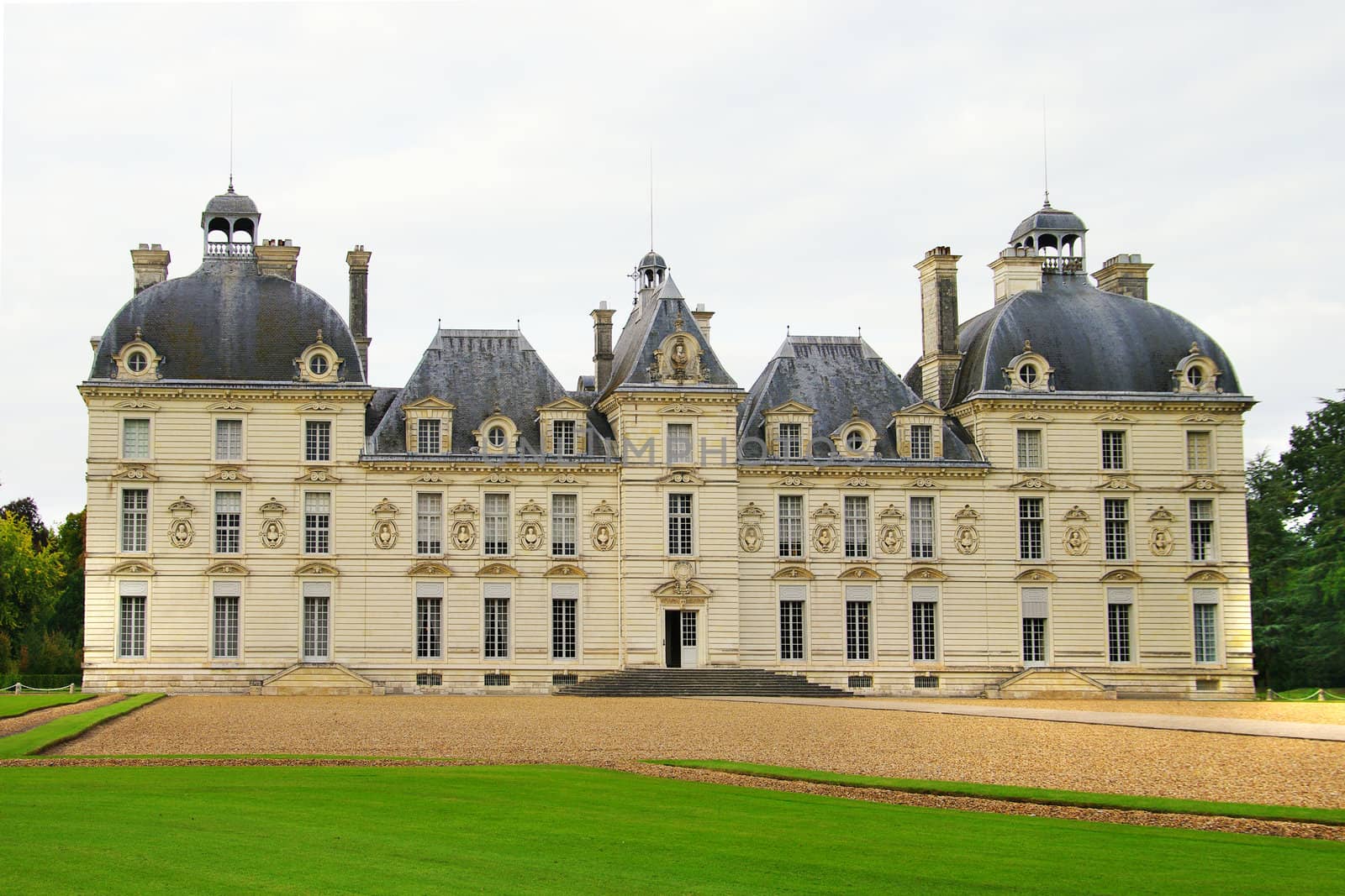 beautiful castles of Loire valley