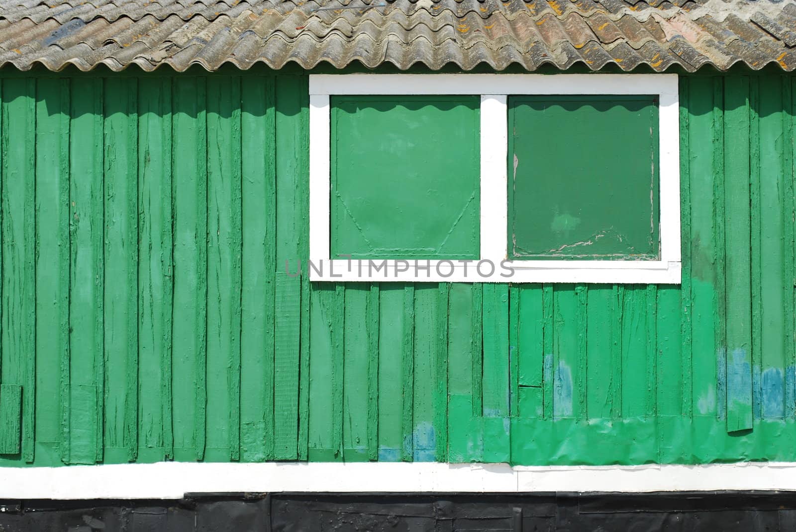 beautiful and traditional fisherman house in the portuguese coast (detail)
