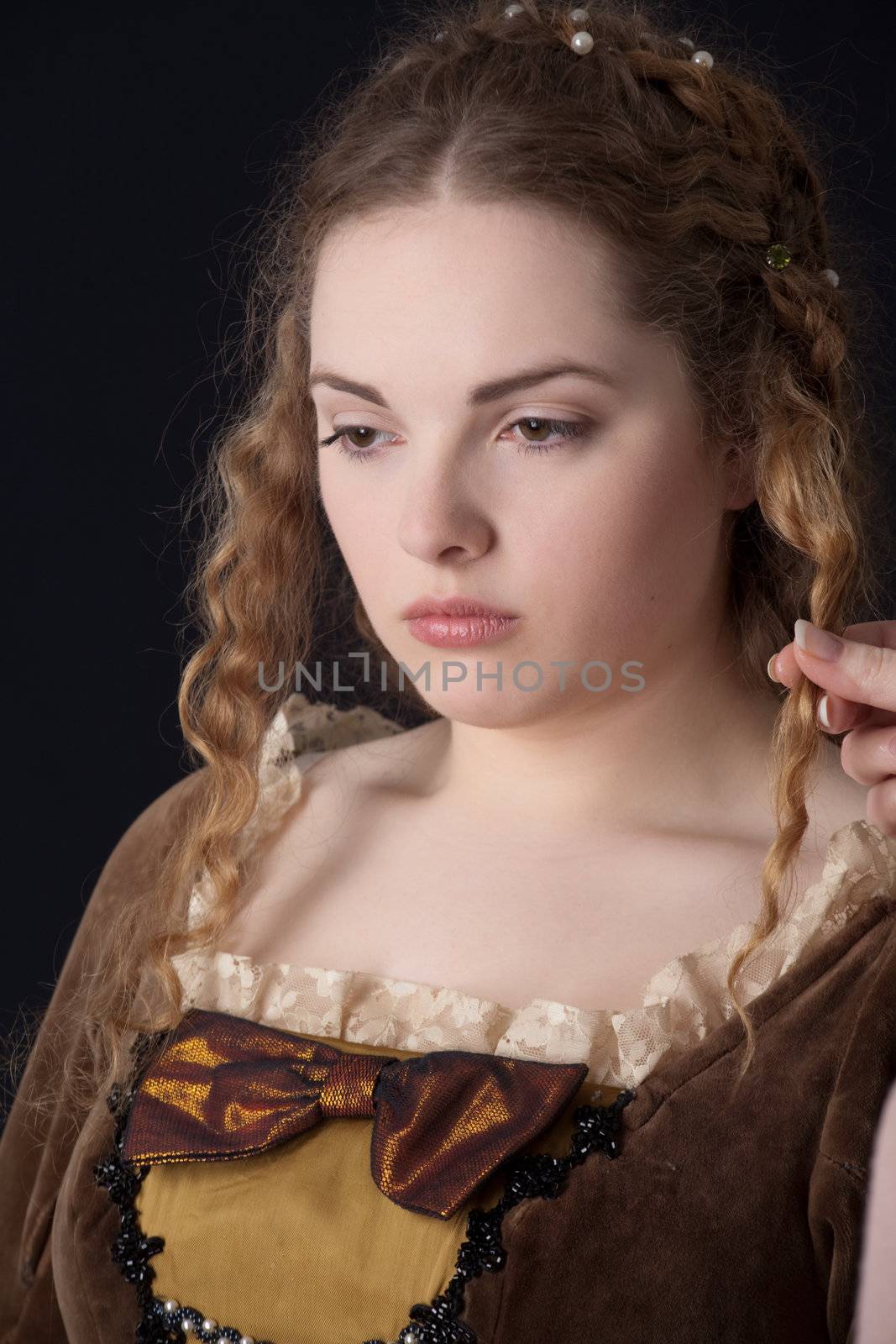 Sad renaissance portrait (hard to be a princesse) by msdnv