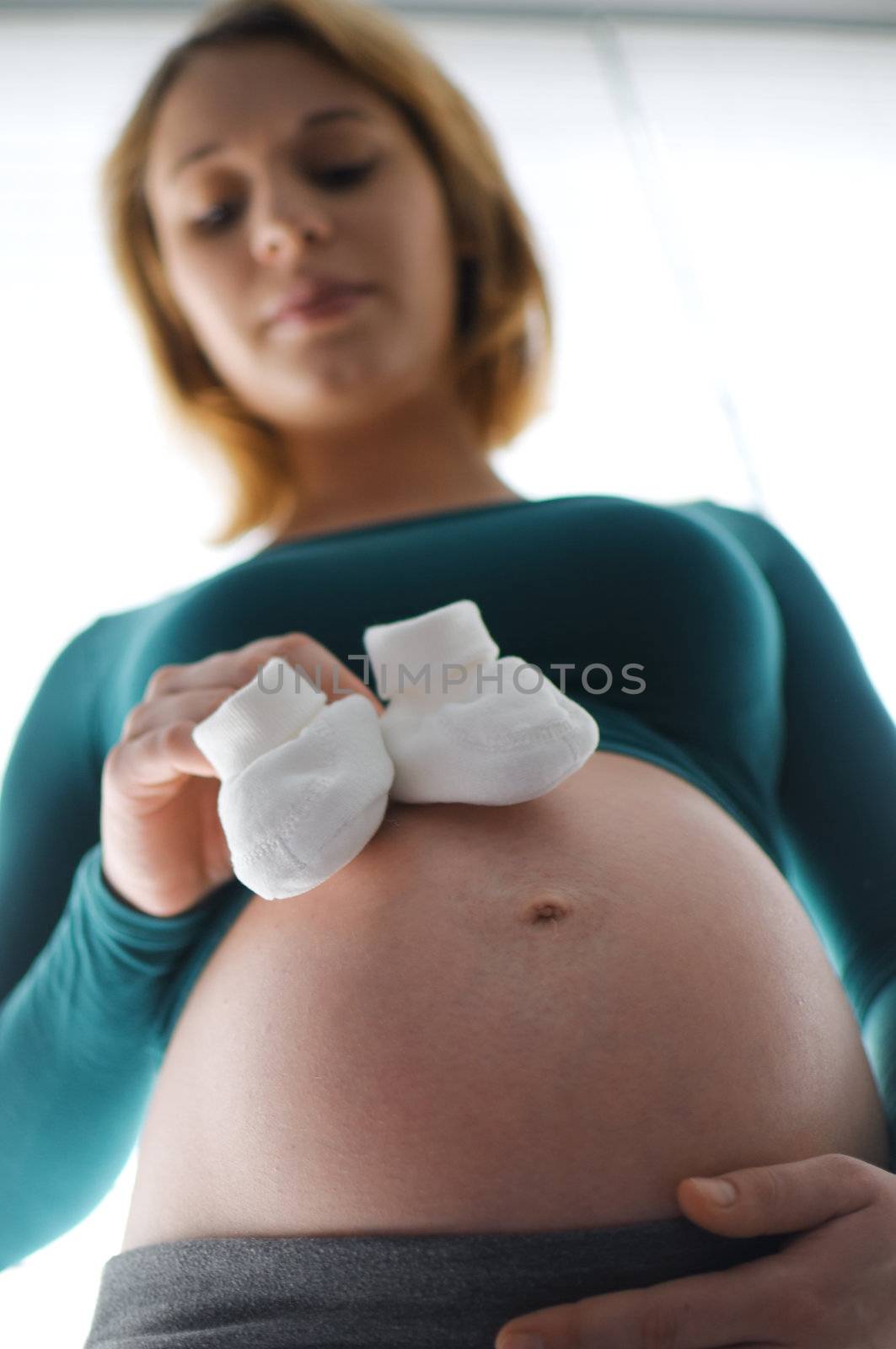Pregnant woman by fahrner