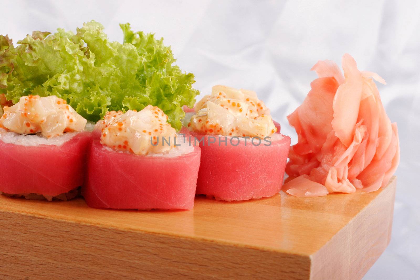 Sushi maguro hotate mayonnaise by igor_stramyk