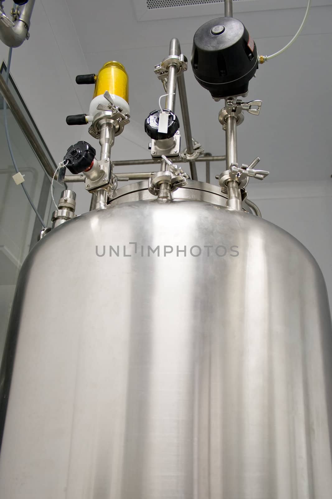 Tank in a clean room, production of medicines by Nickondr