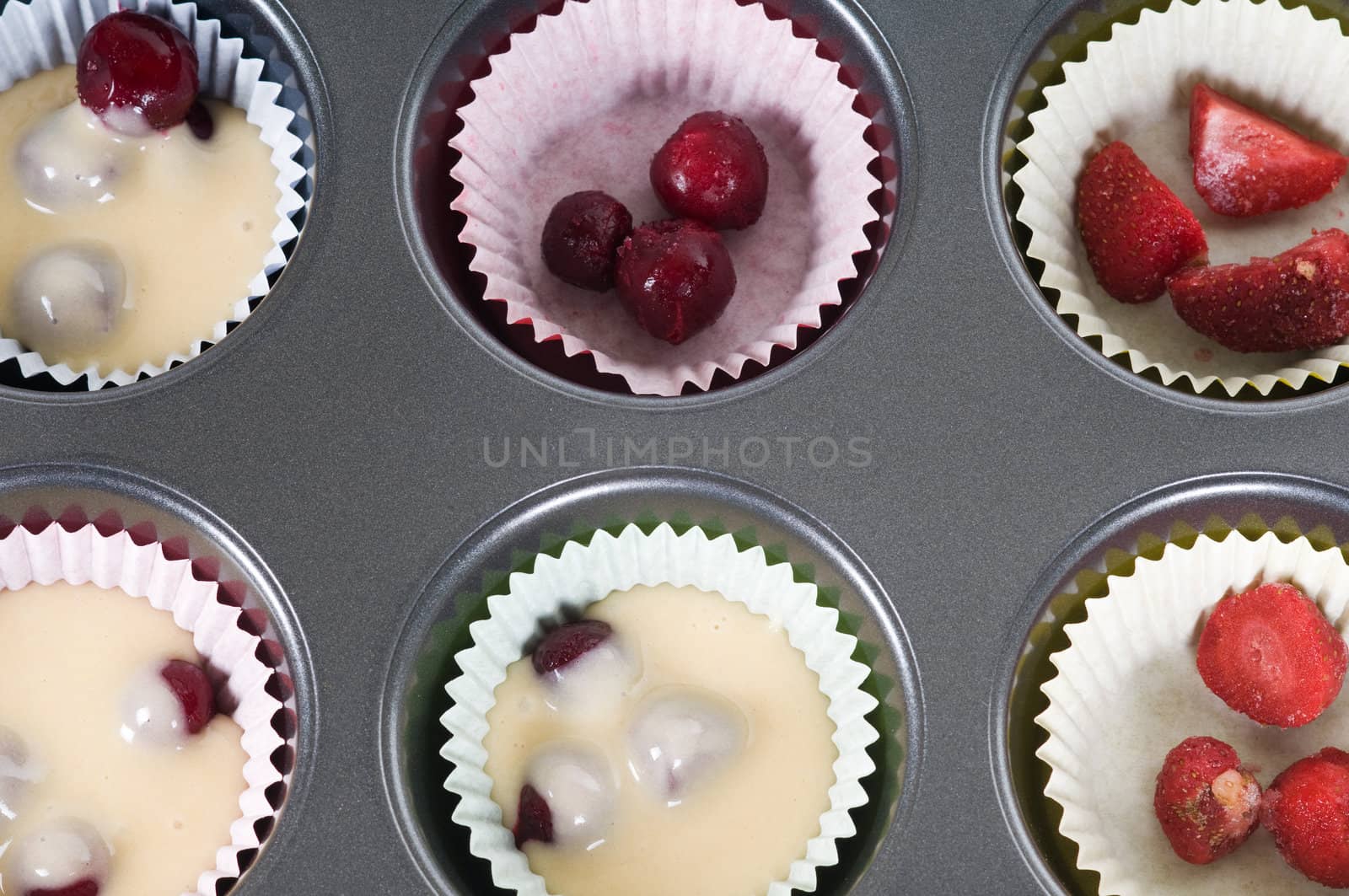 Prepering cup-cakes on the cake pan