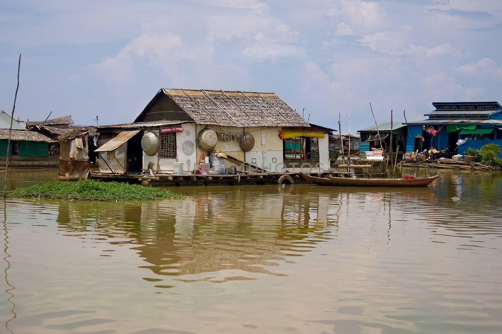 Cambodian Floating Village by foryouinf