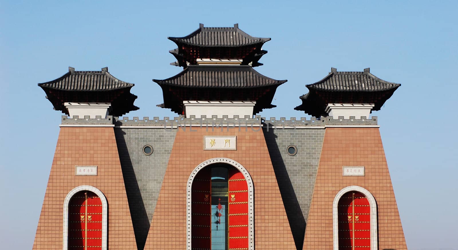 China gate,also known as China Gate the Civilized,located at the Yaomiao Temple area,Shannxi,China,is 50 meters high,which is regarded as the Highest Gate in the world.