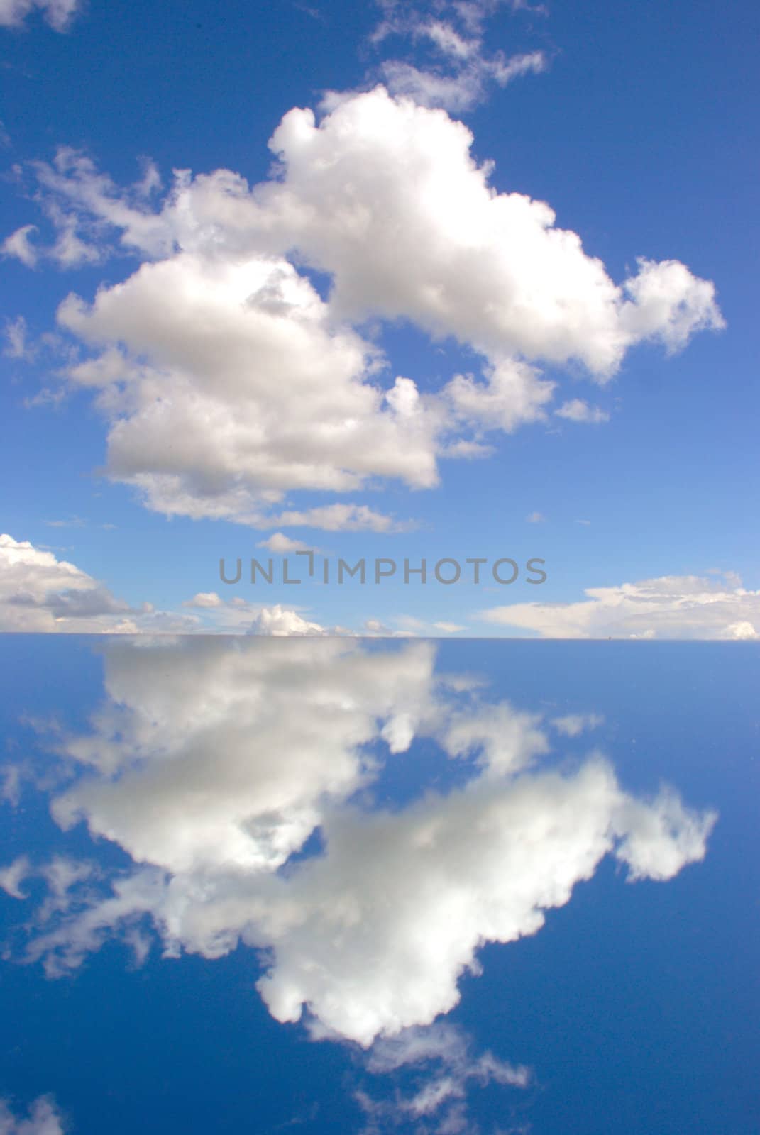 Mirrows of skie and mirrows. Sky reflection on mirrow.