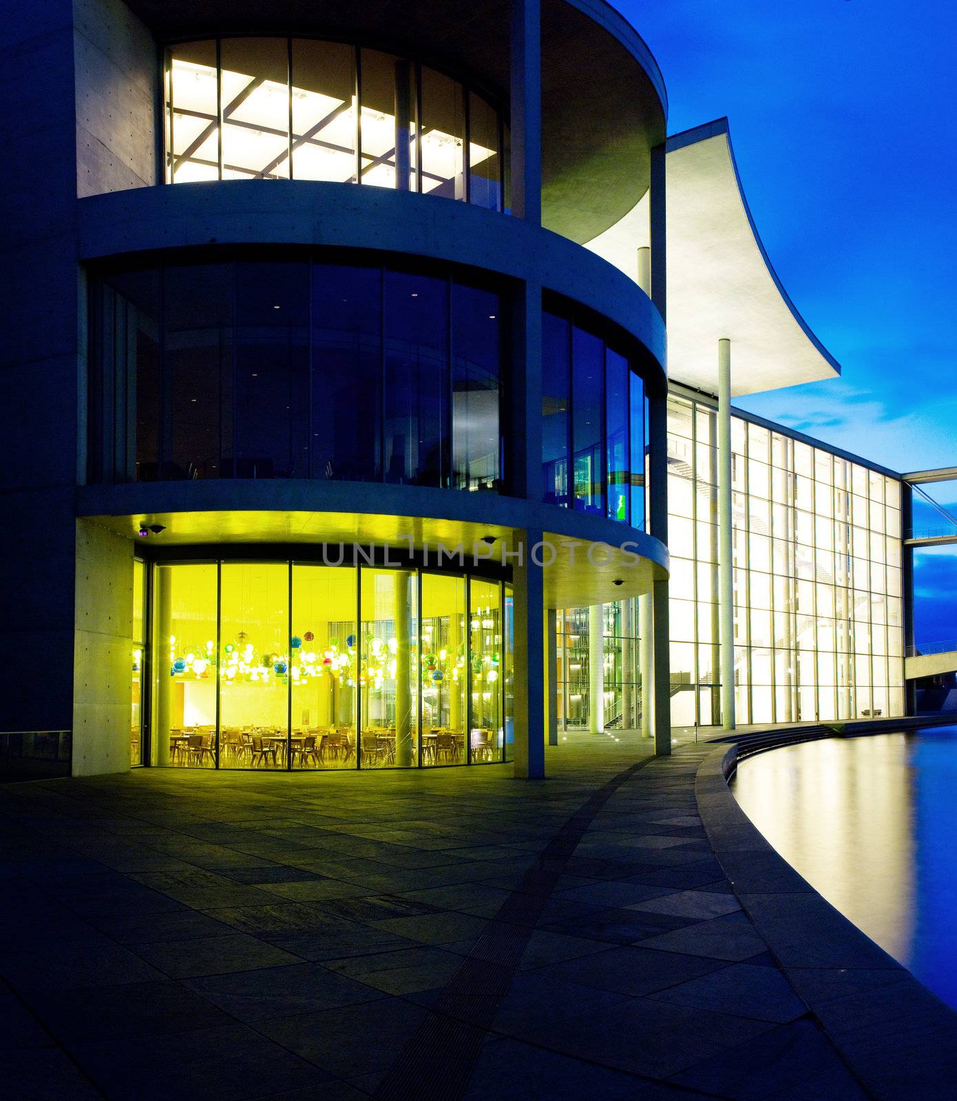 Night view.Berlin.Bundestag.Paul-Lobe-Haus.

