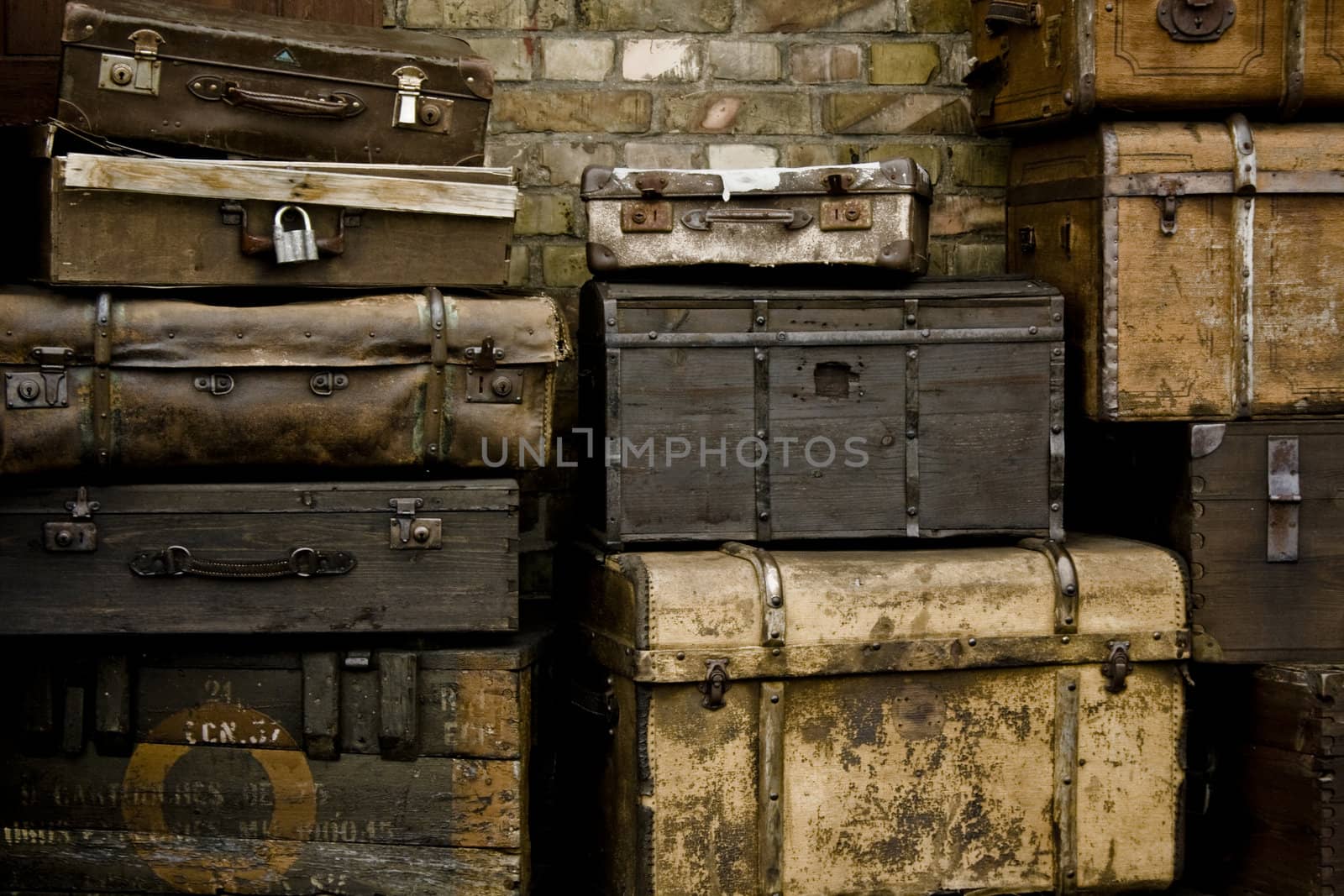 baggage by nimatypografik