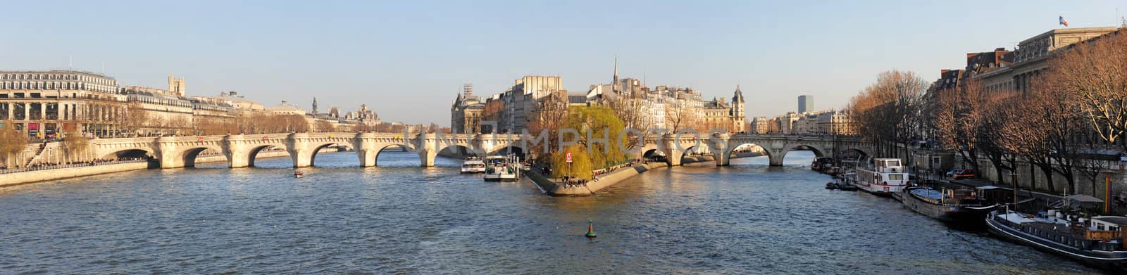 France, Paris, panoramic view of river Seine and Ile de la Cite