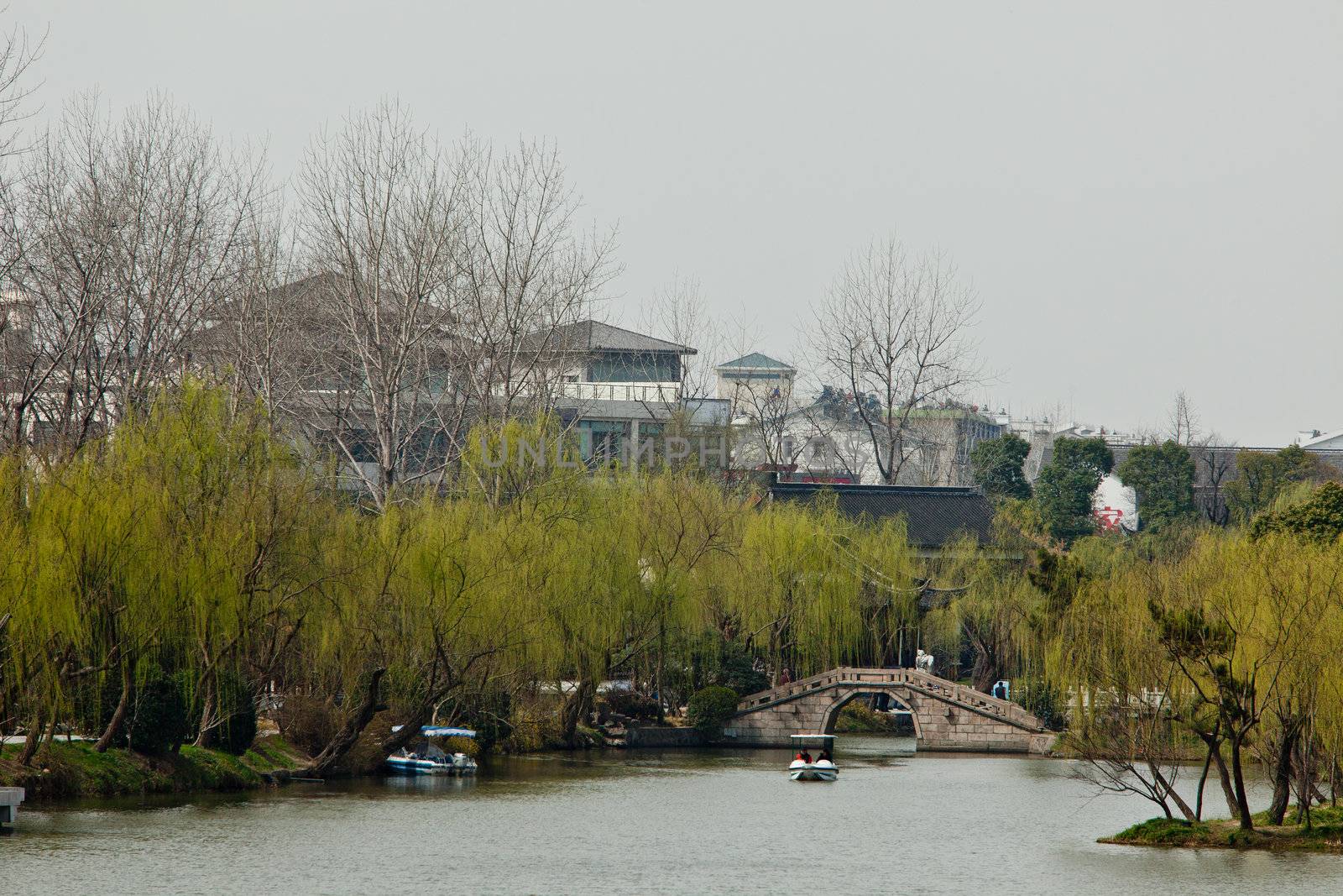 Slender West Lake by aidasonne