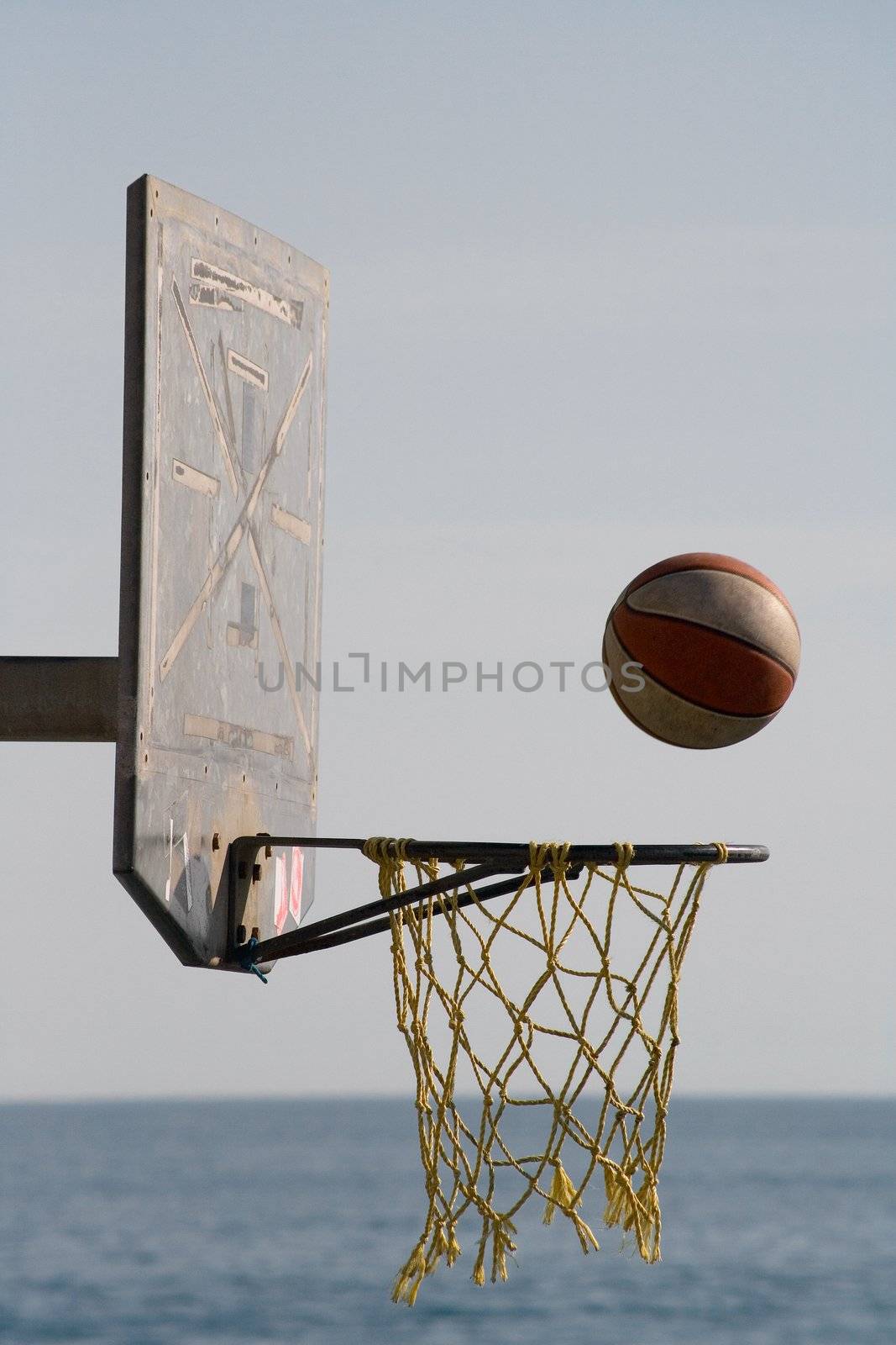 basketball action shot by robbino