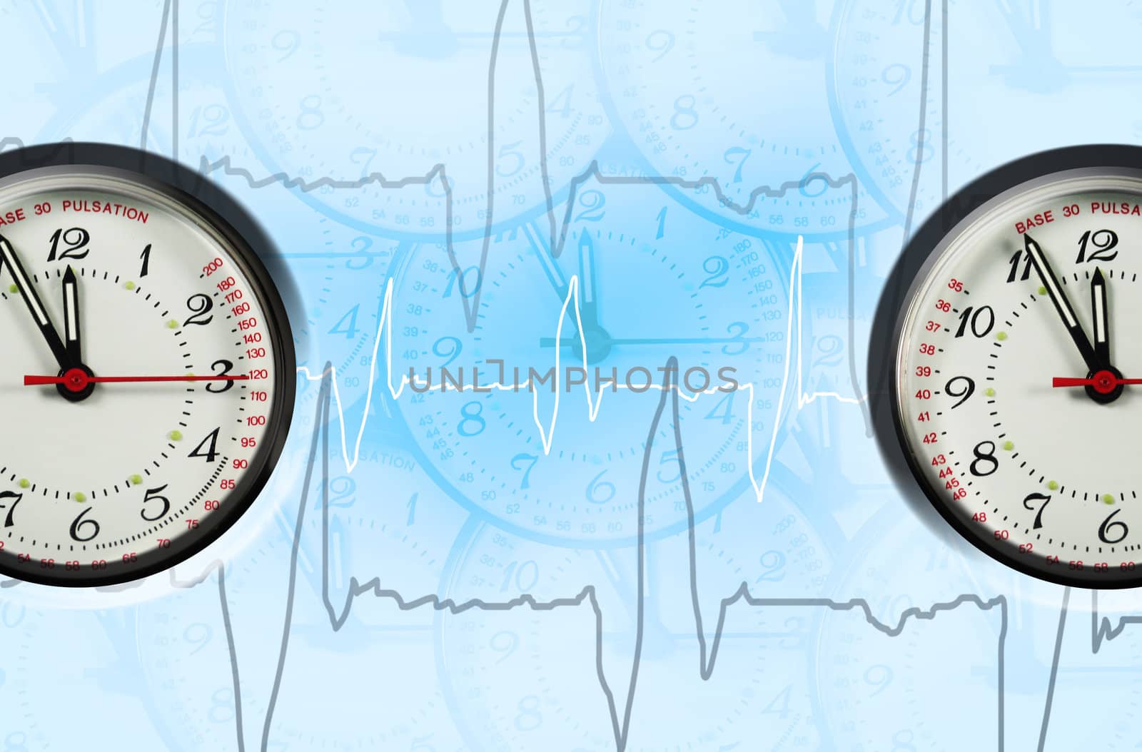 pulsation clock shows the time - five to twelve
