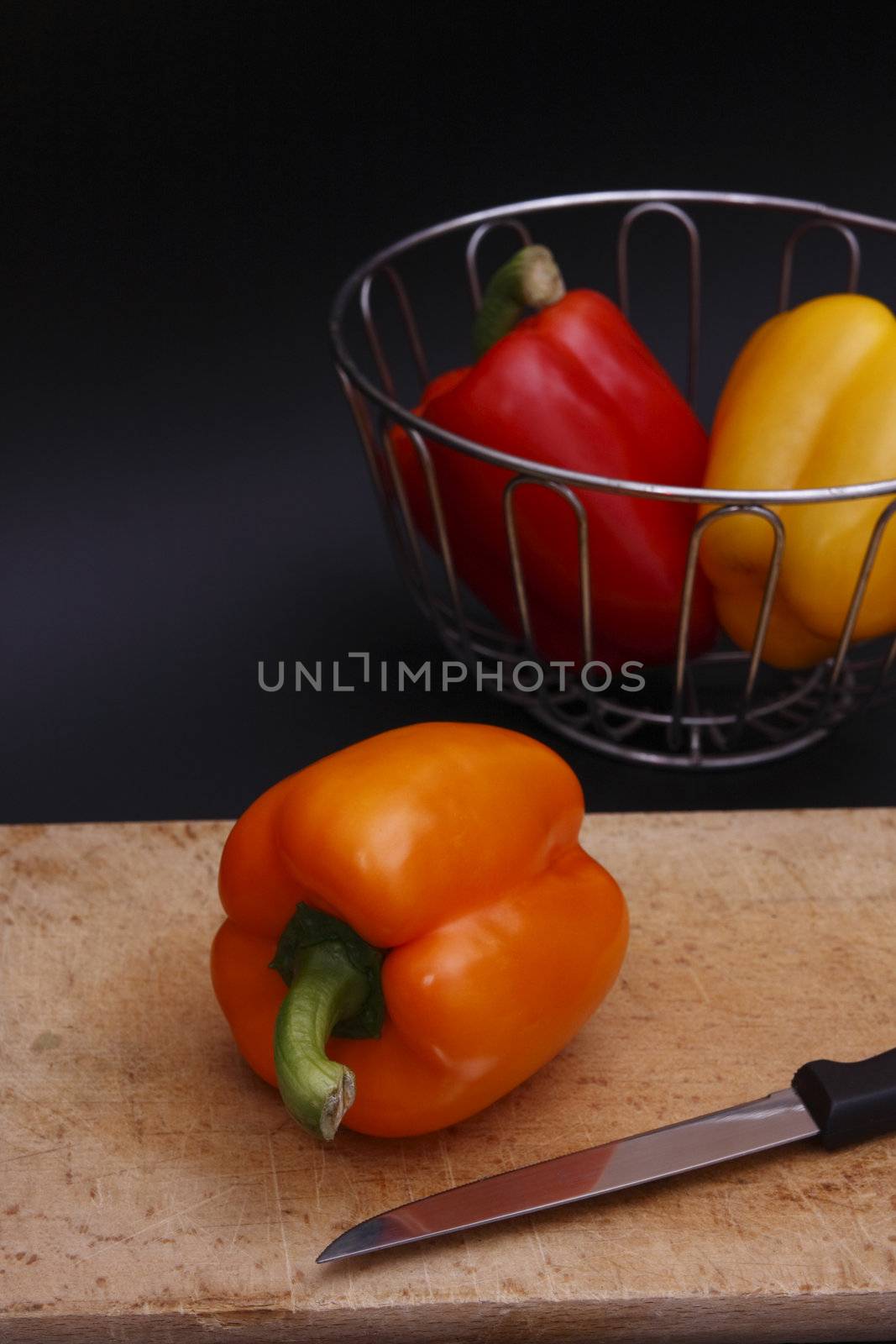 bell pepper on chopping board