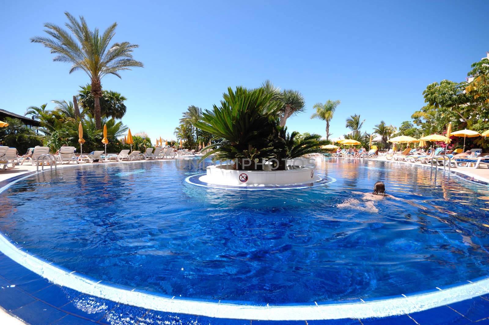 Very nice inviting swimming pool