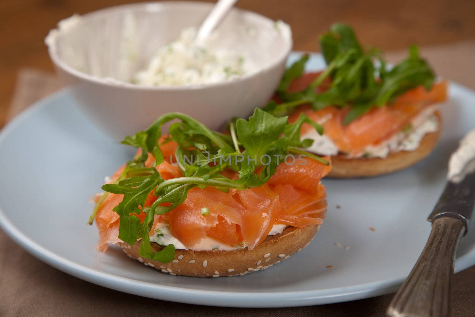 Delicious creamcheese bagel with smoked salmon and rocket