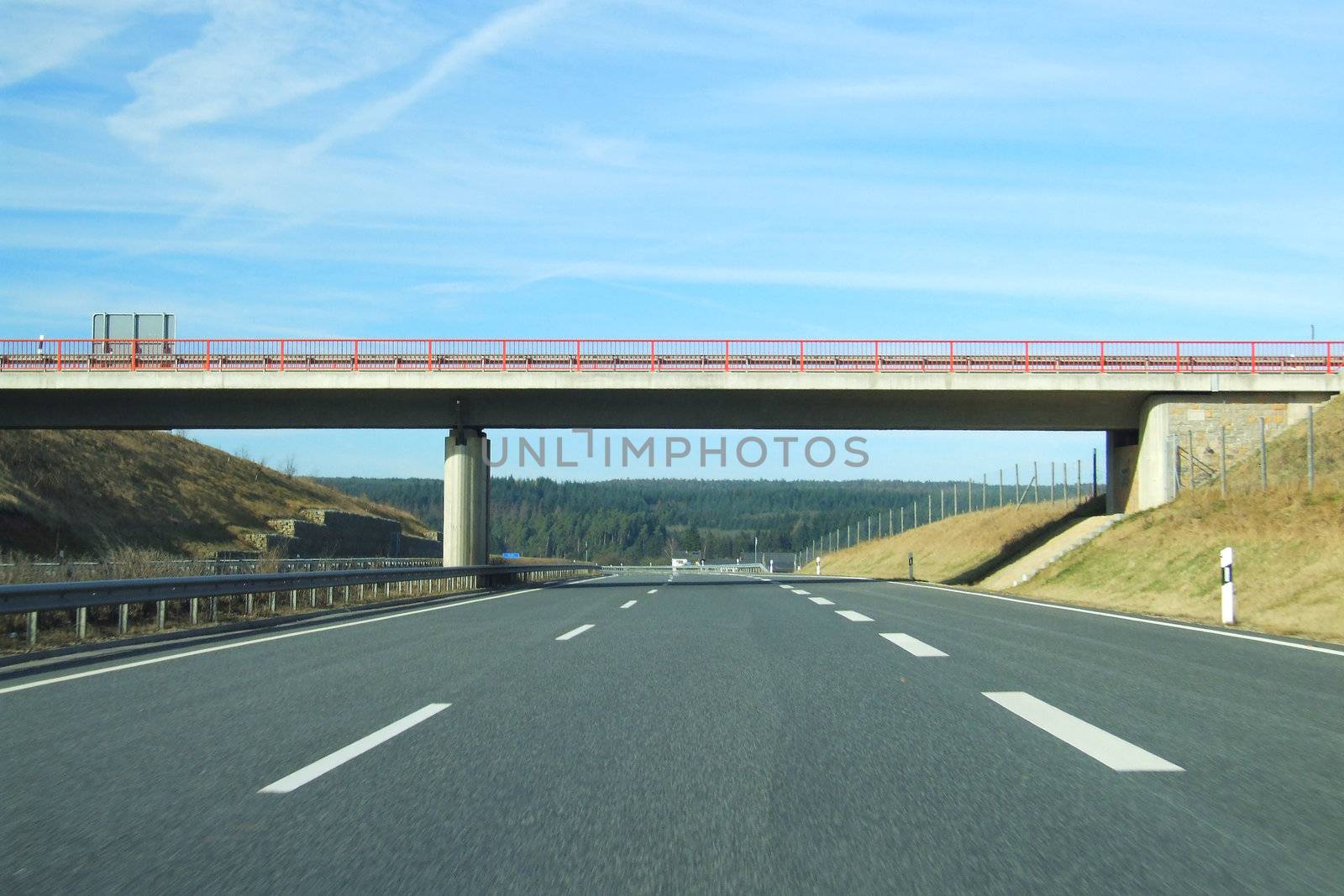 Autobahnbrücke in der Eifel

