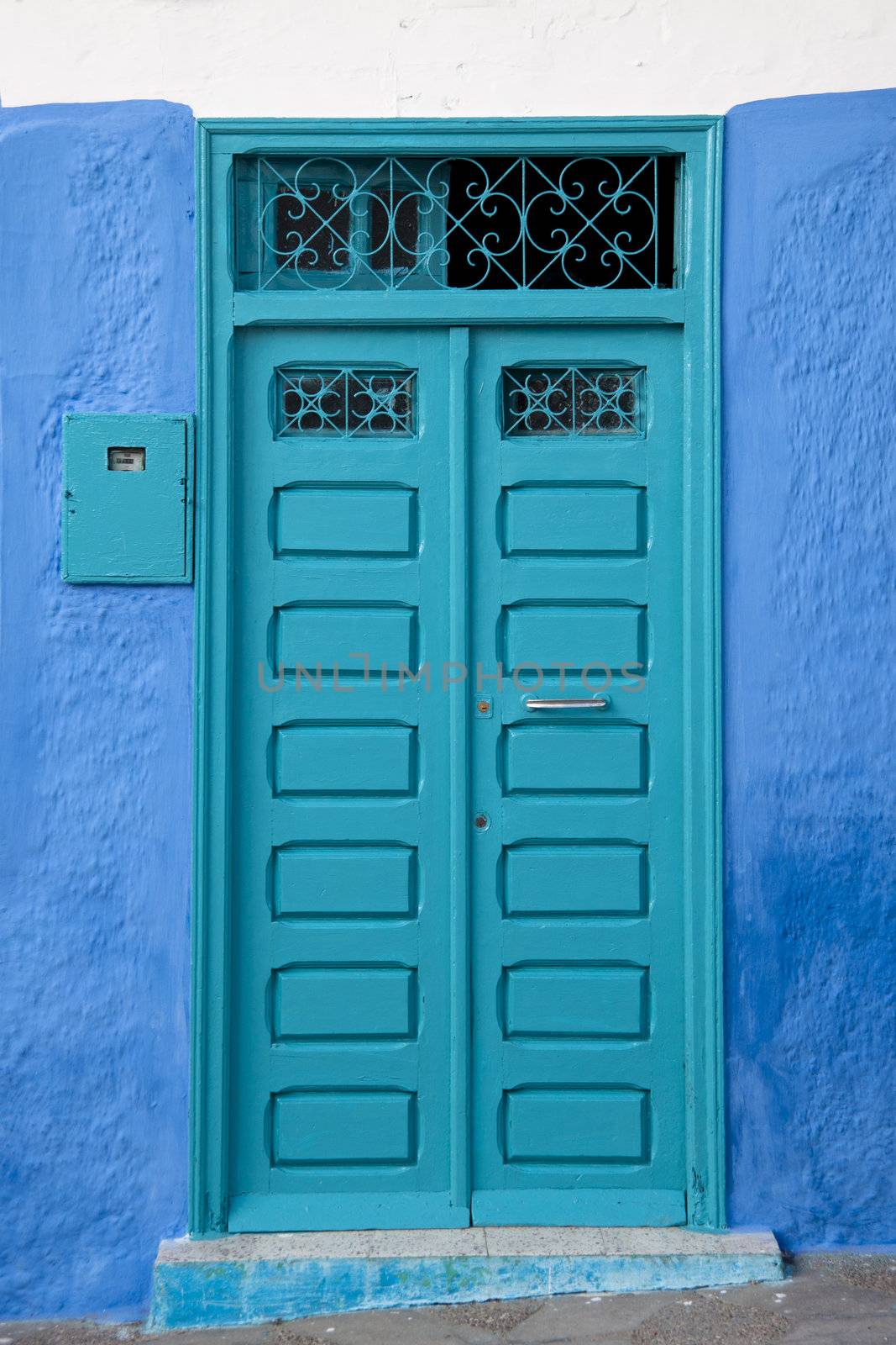 Blue door by kasto