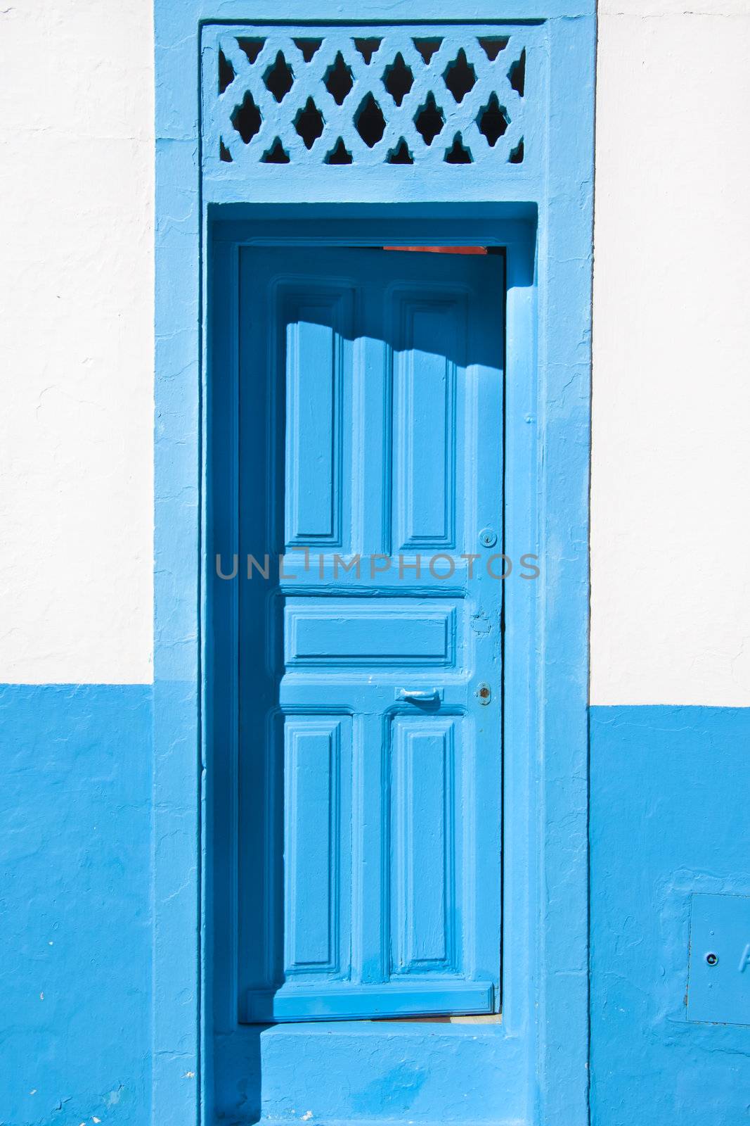 Blue door by kasto