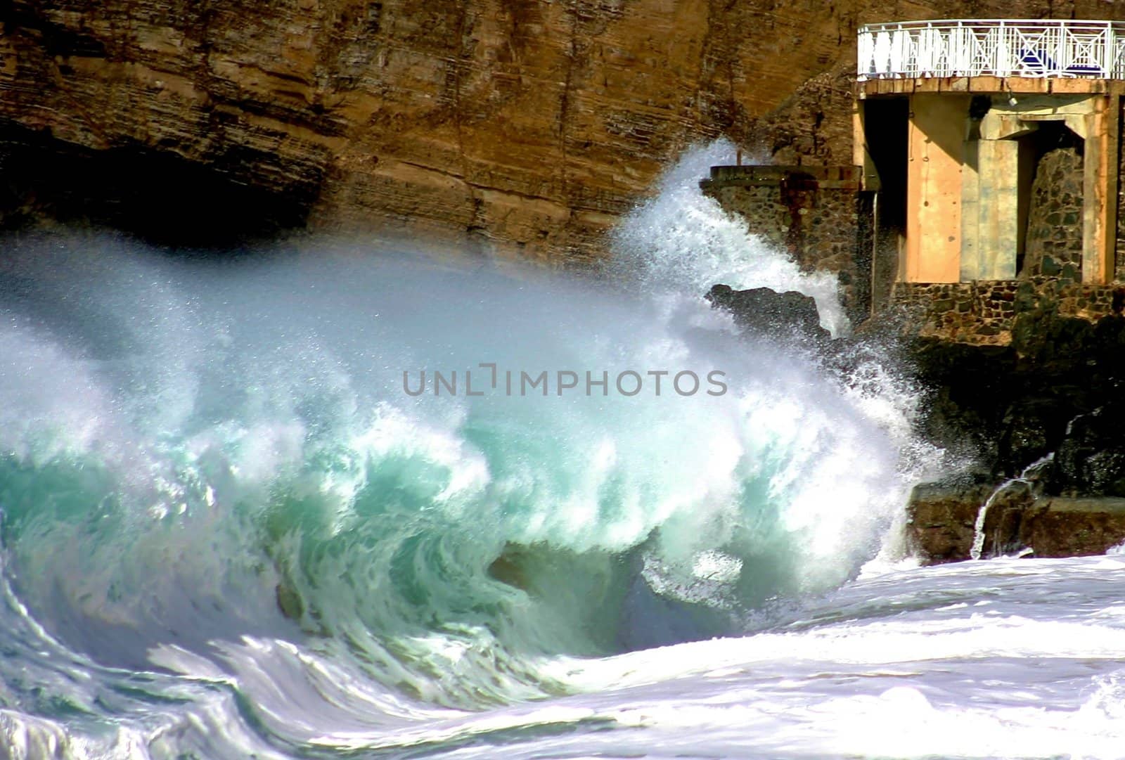 Crashing waves on St-Marteen beach