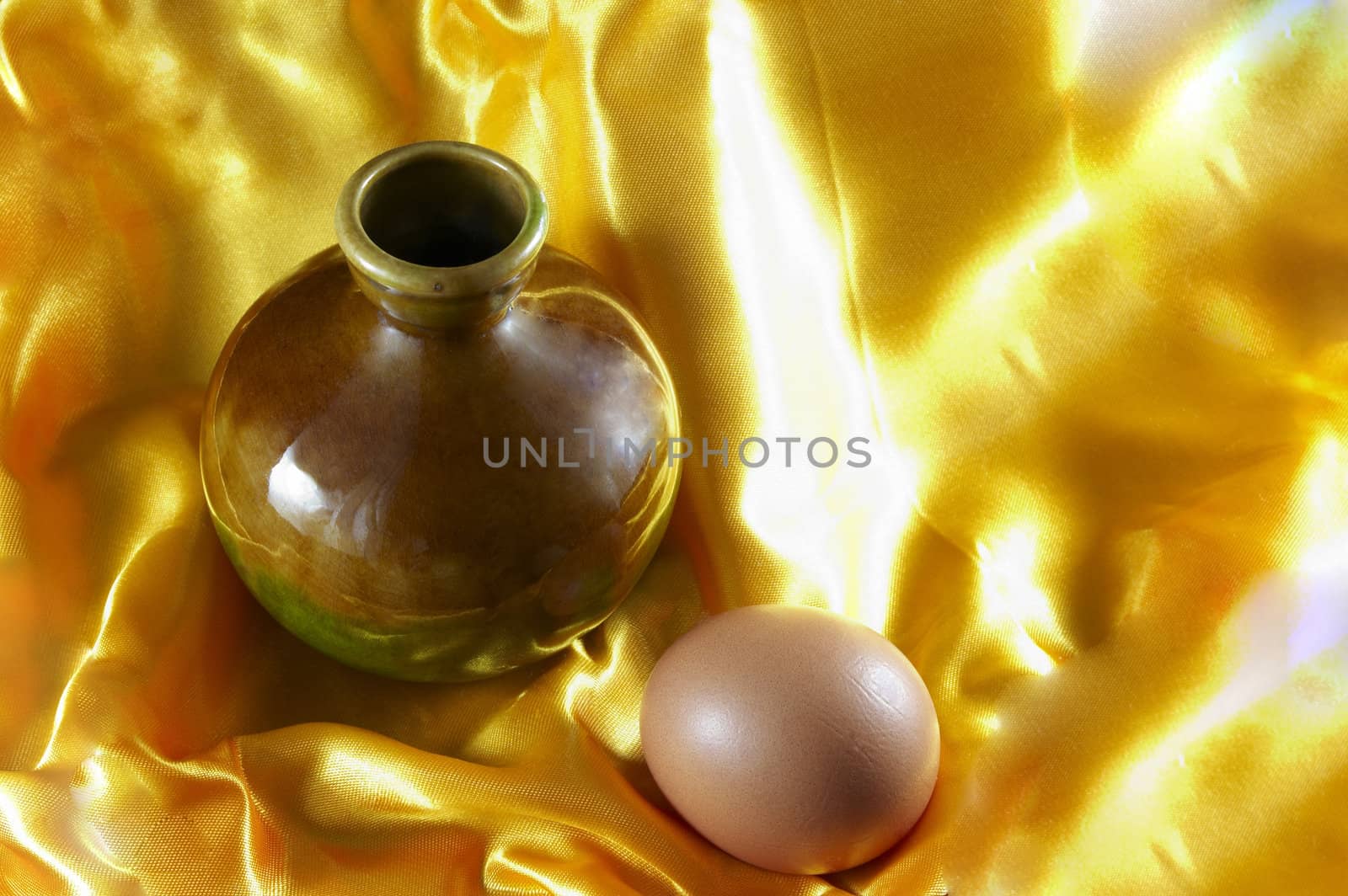 egg and old vase