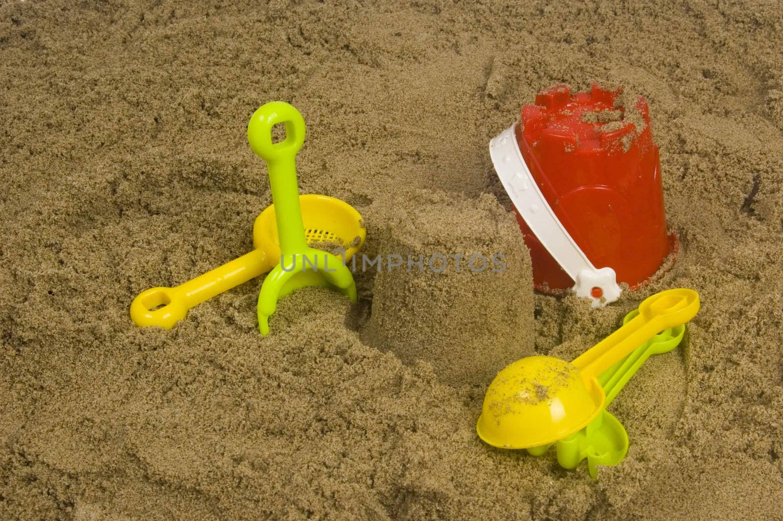 colorful kids toy for the beach by ladyminnie