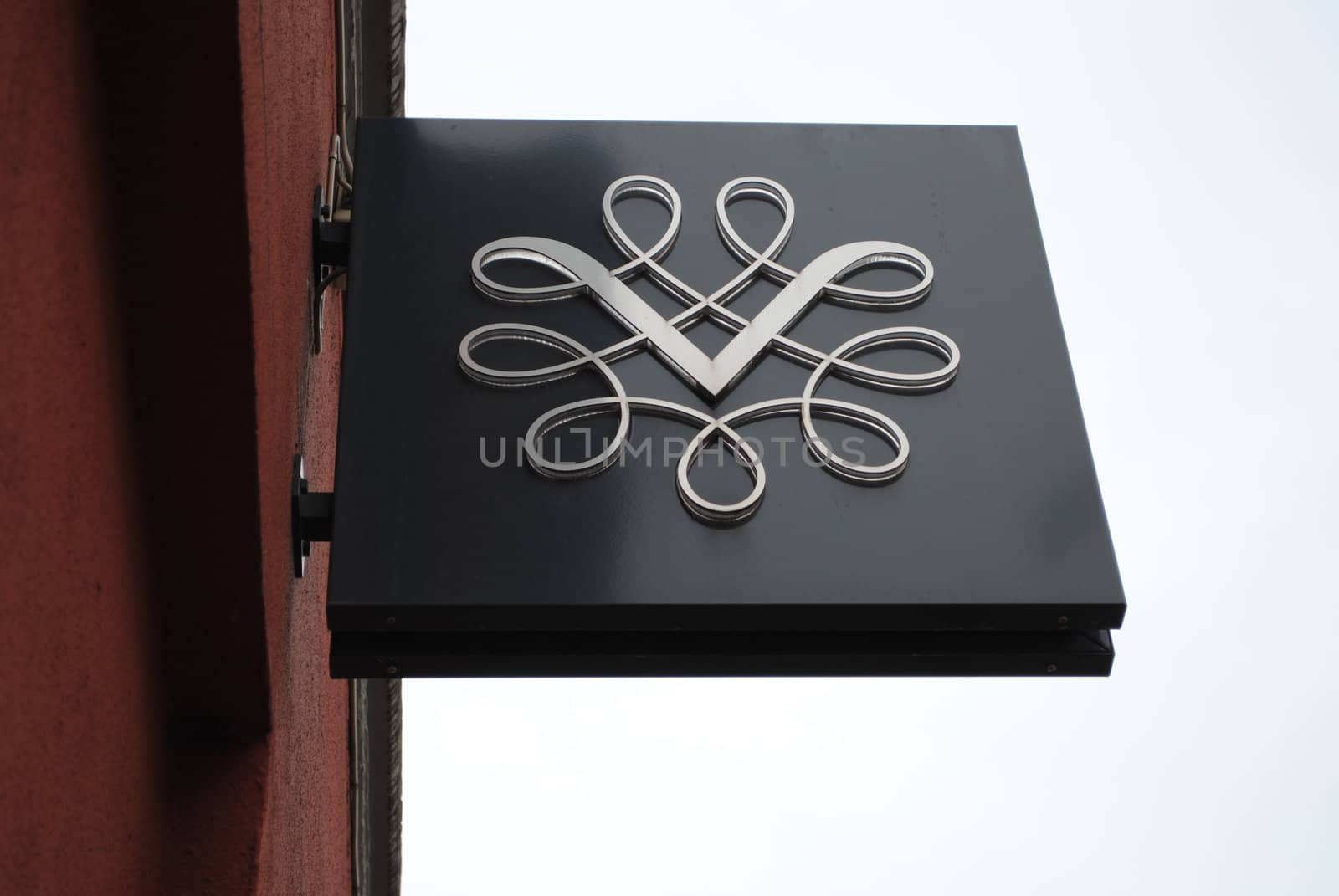 Logo of the norwegian wine monopoly.