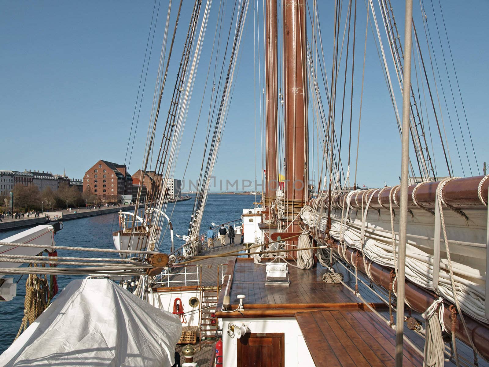 spanish navy ship - sebastian de elcano by Ric510