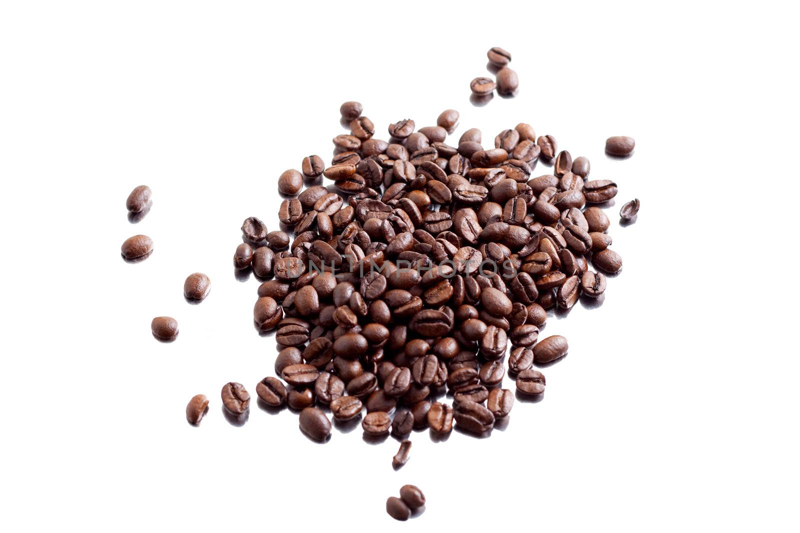 Coffeebeans by azschach