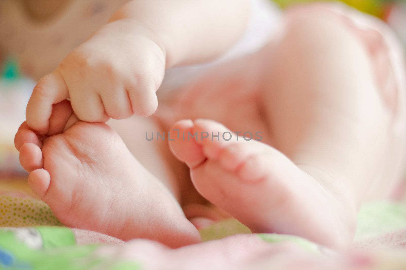 Little   legs and hands by Nika__