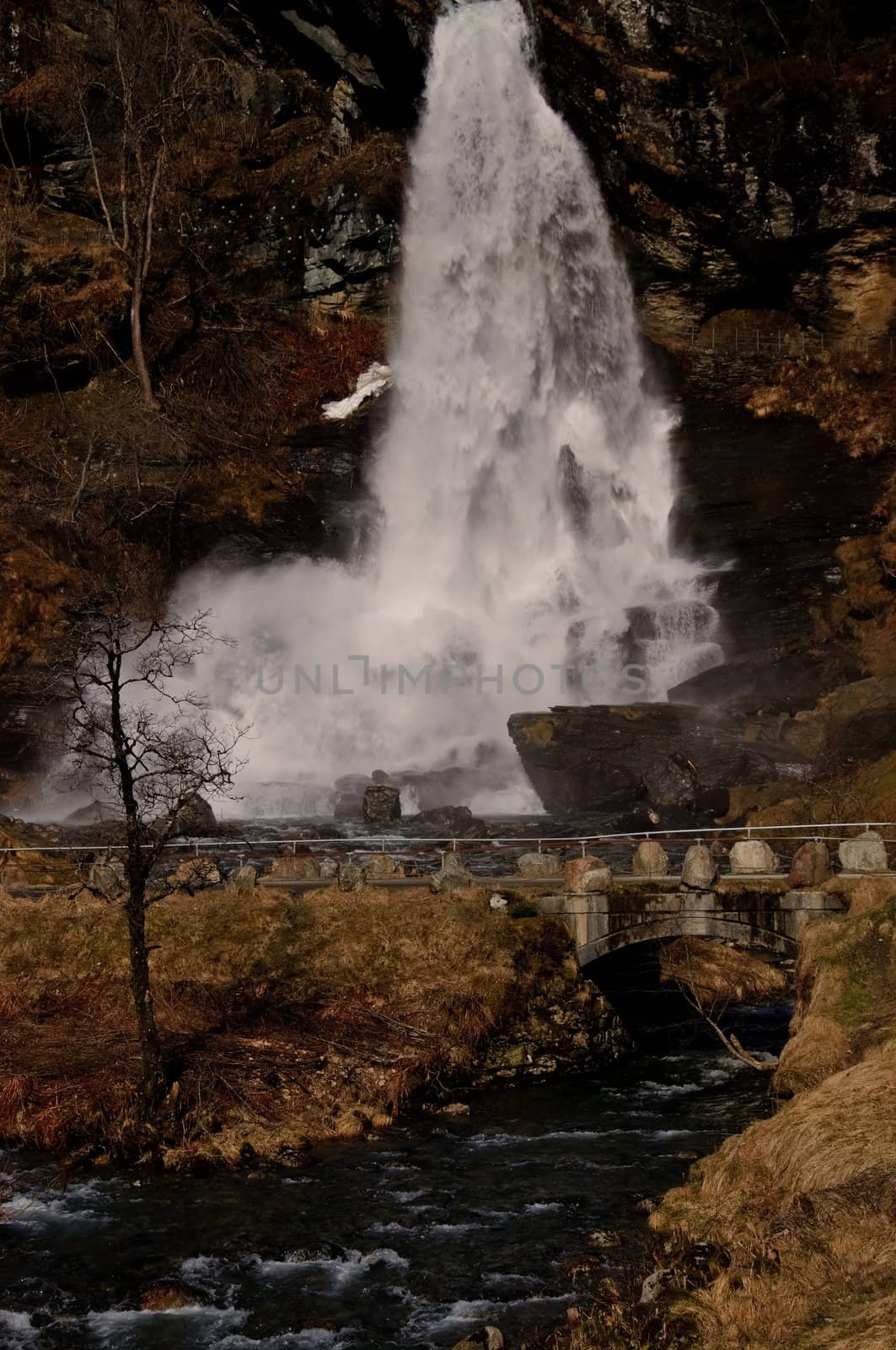 Steinsdalsfossen Waterfall by GryT