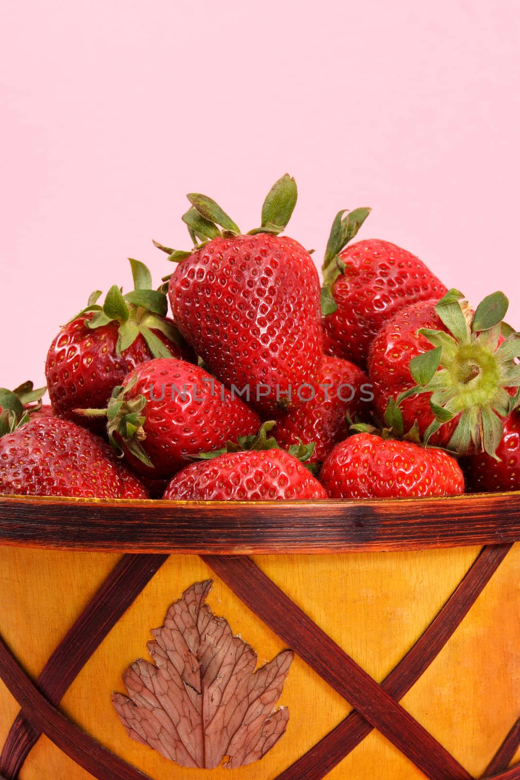 basket of strawberries by lanalanglois