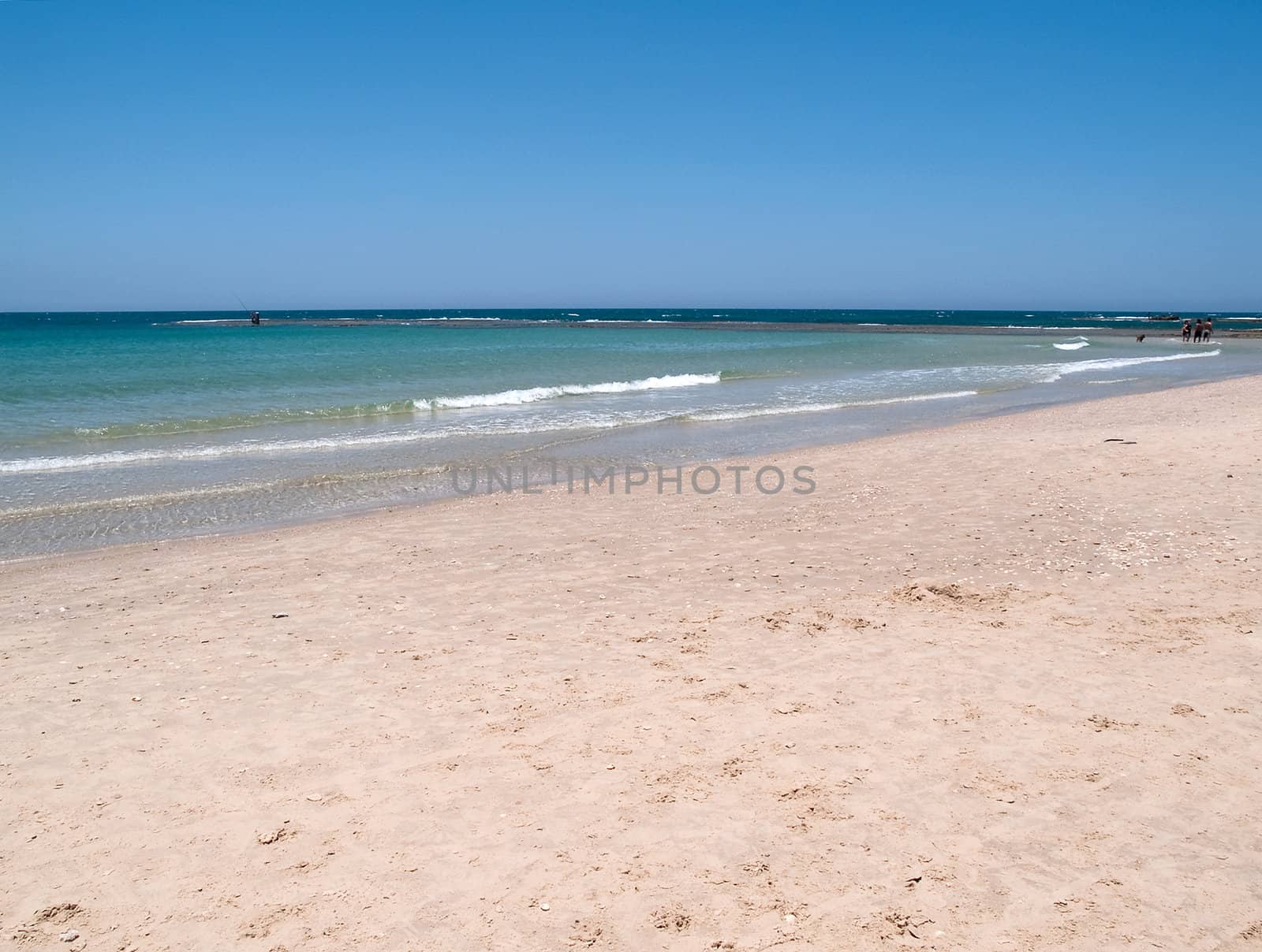 Perfect beach for summer vacation by Ronyzmbow