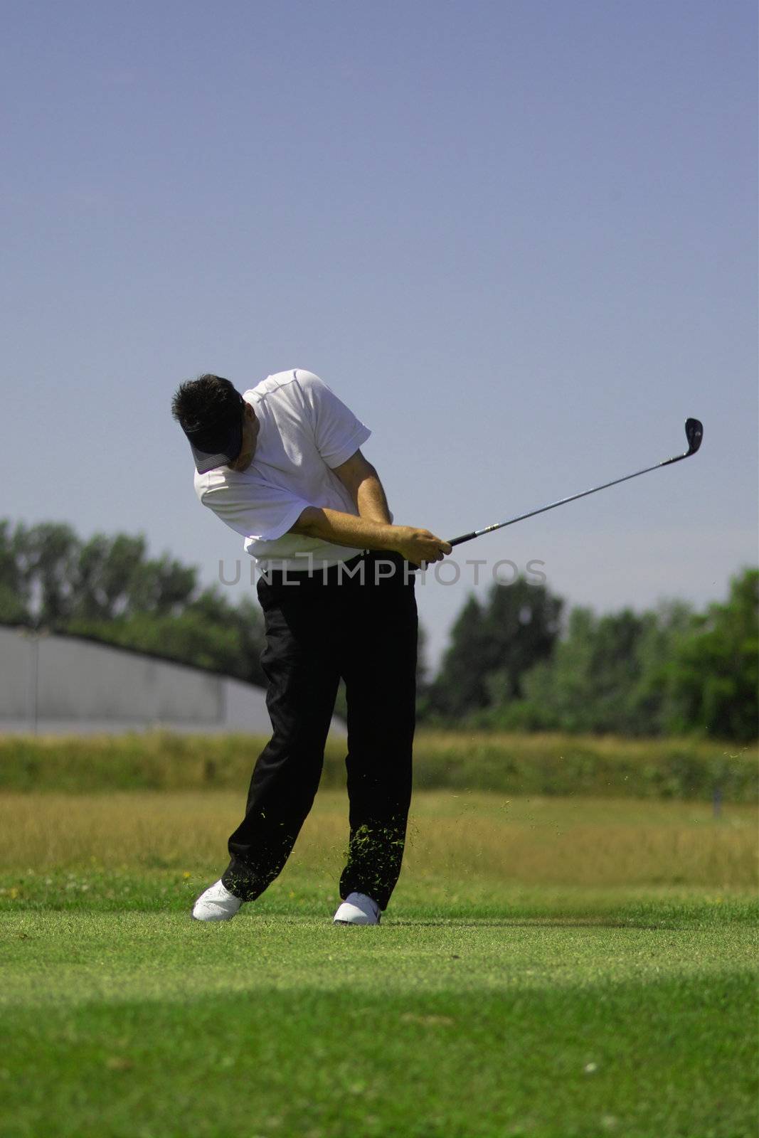 a picture of a golf player