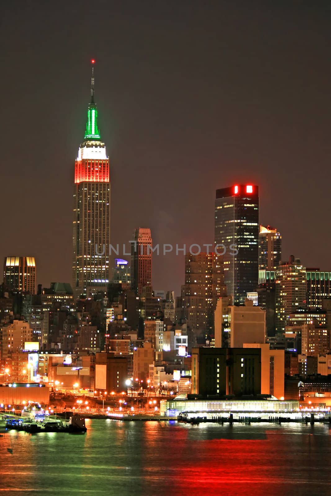 Manhattan Skyline at Christmas Eve by gary718