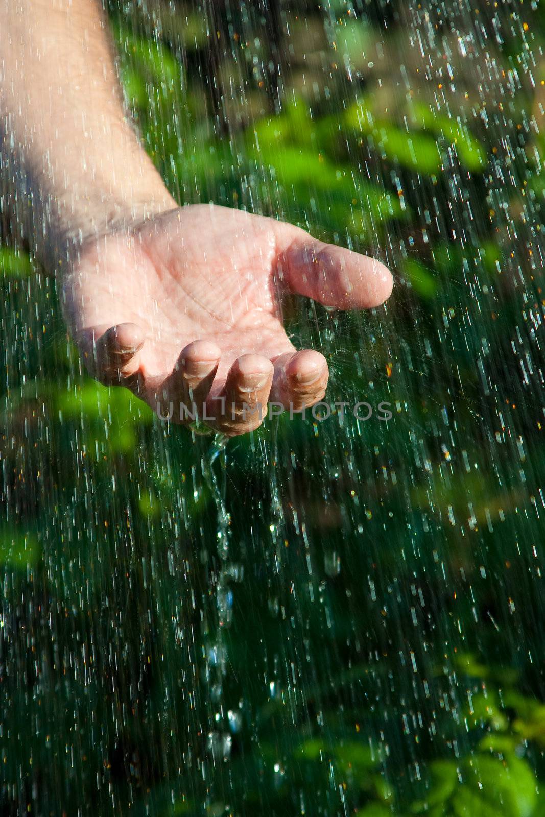 Hand washing in the summer of cool clean water