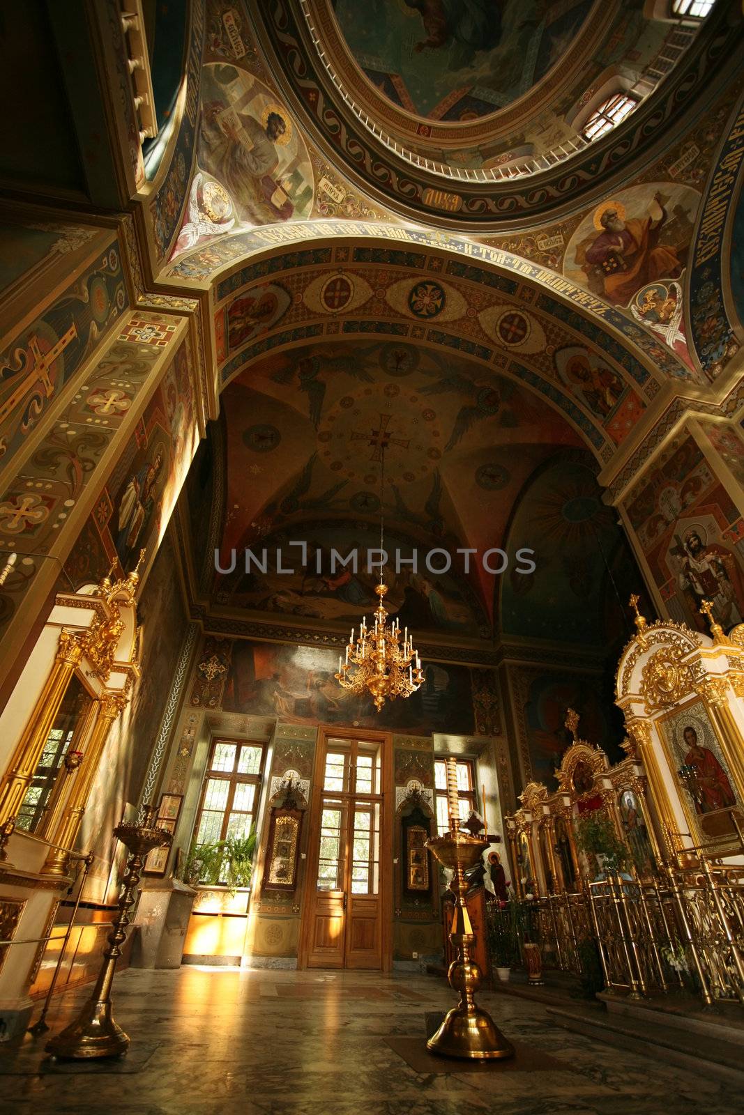 Kind of church from below from within