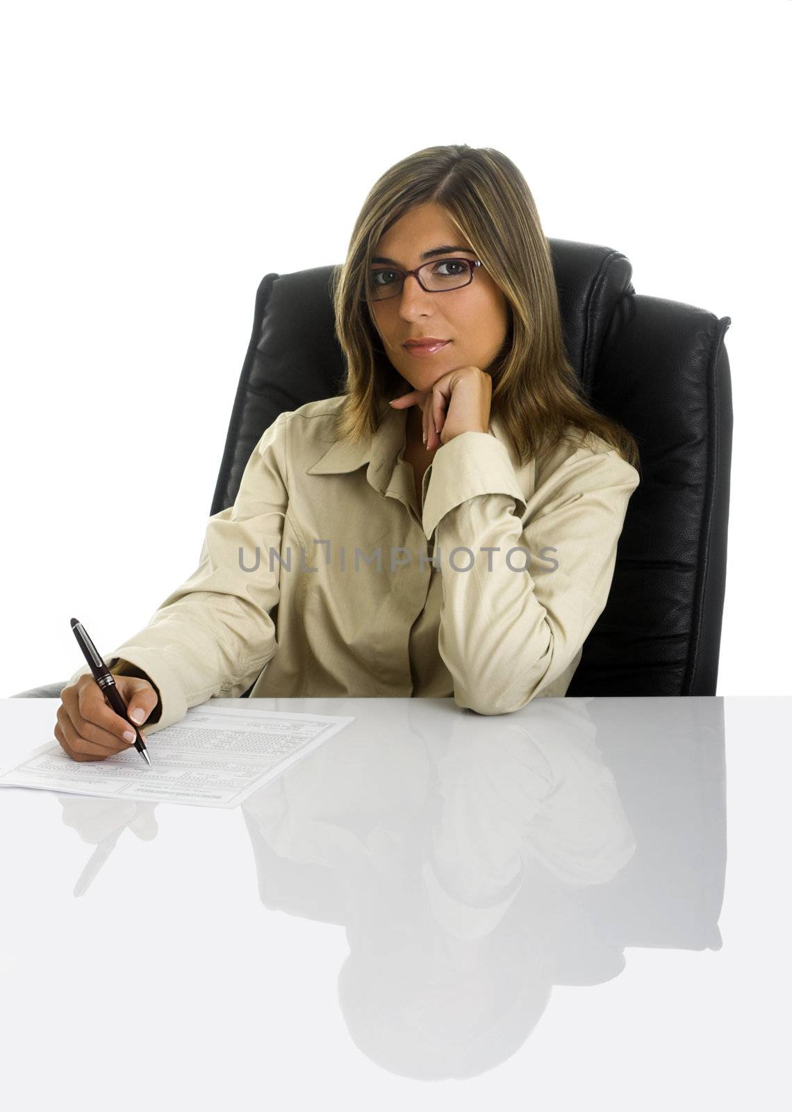 Business woman sign a contract