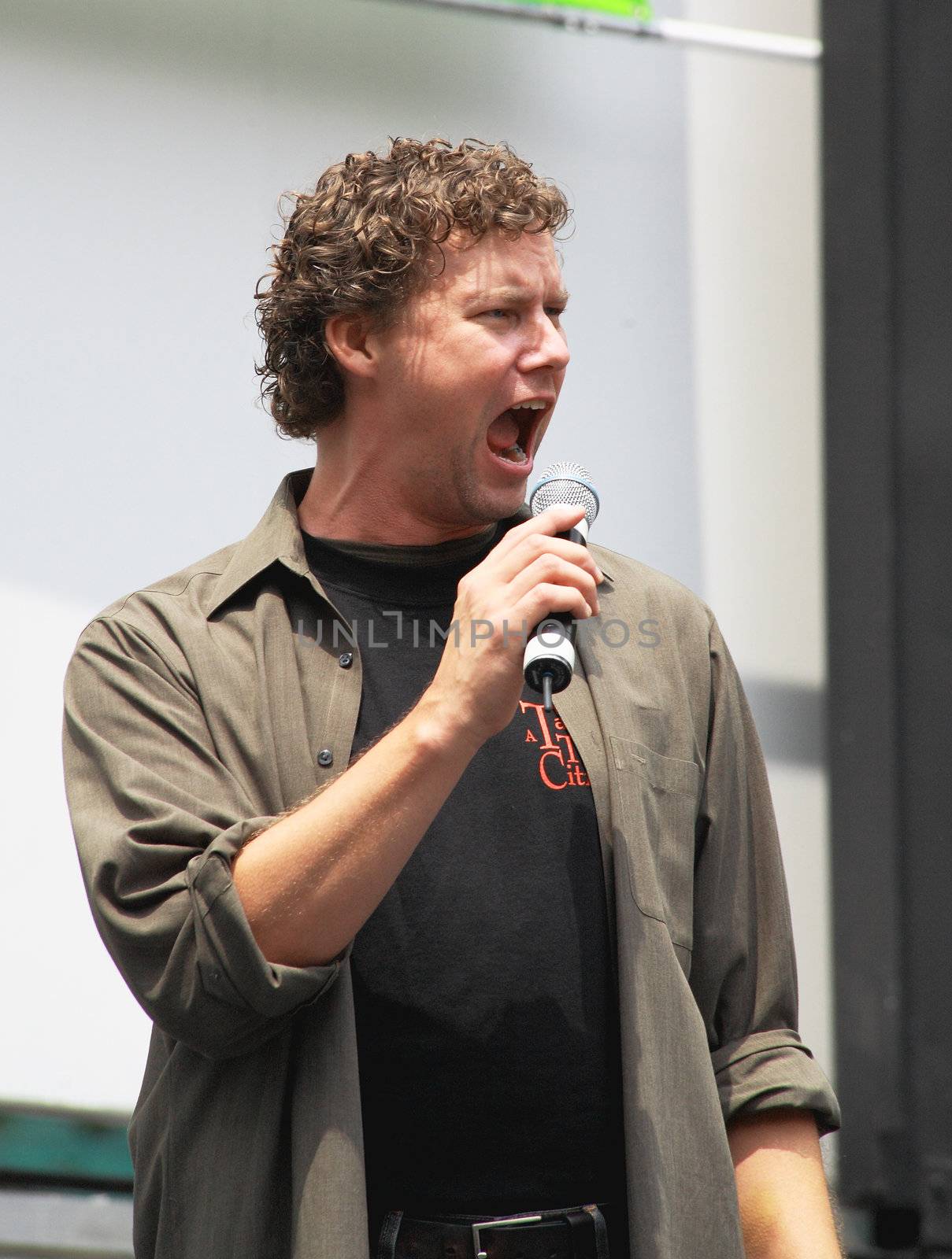 NEW YORK - JULY 31: Actor Kevin Earley performed A Tale of Two Cities at The Broadway in Bryant Park in NYC - a free public event on July 31, 2008  