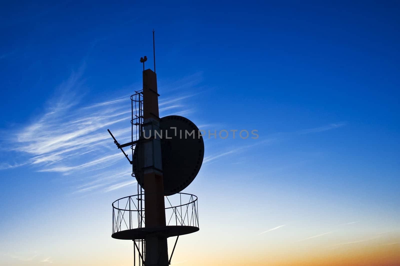 Radio communication antenna tower