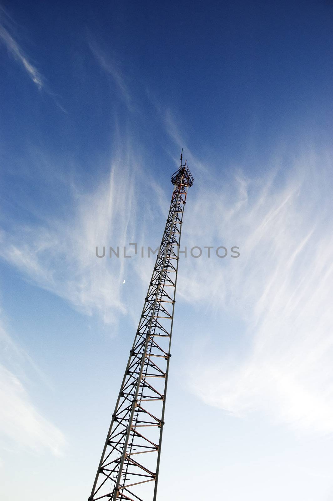 Lattice radio antenna