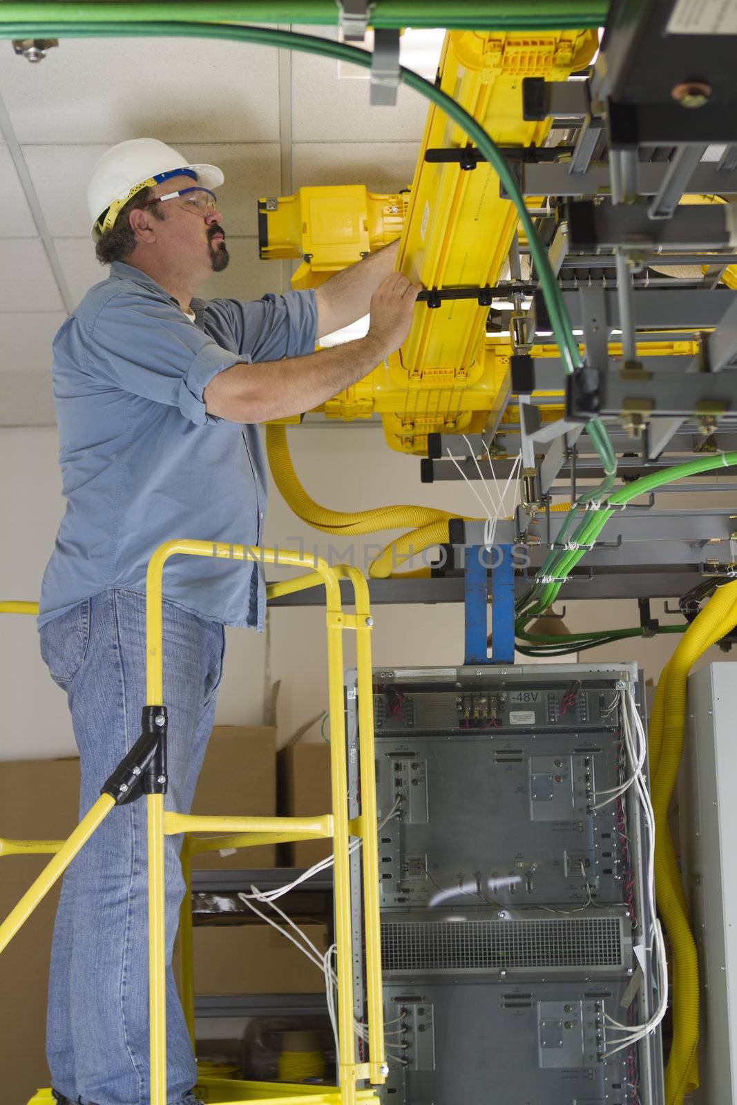 Inspecting Fiberoptic Cables in the Fiberduct by coskun