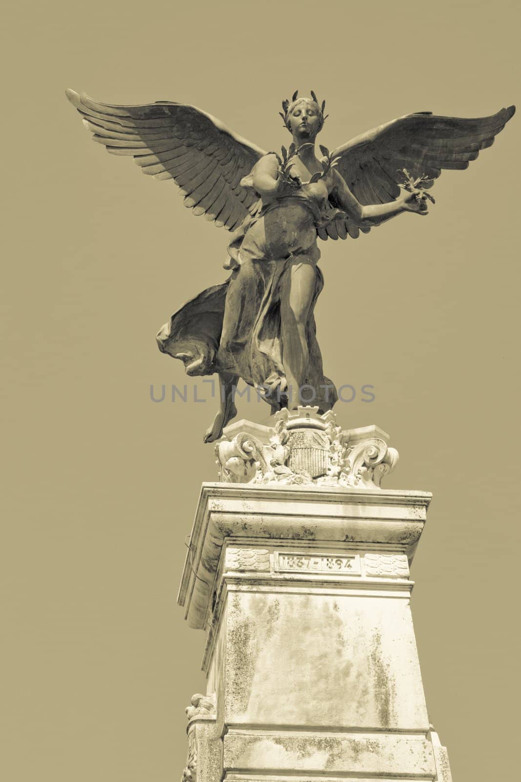 angel statue