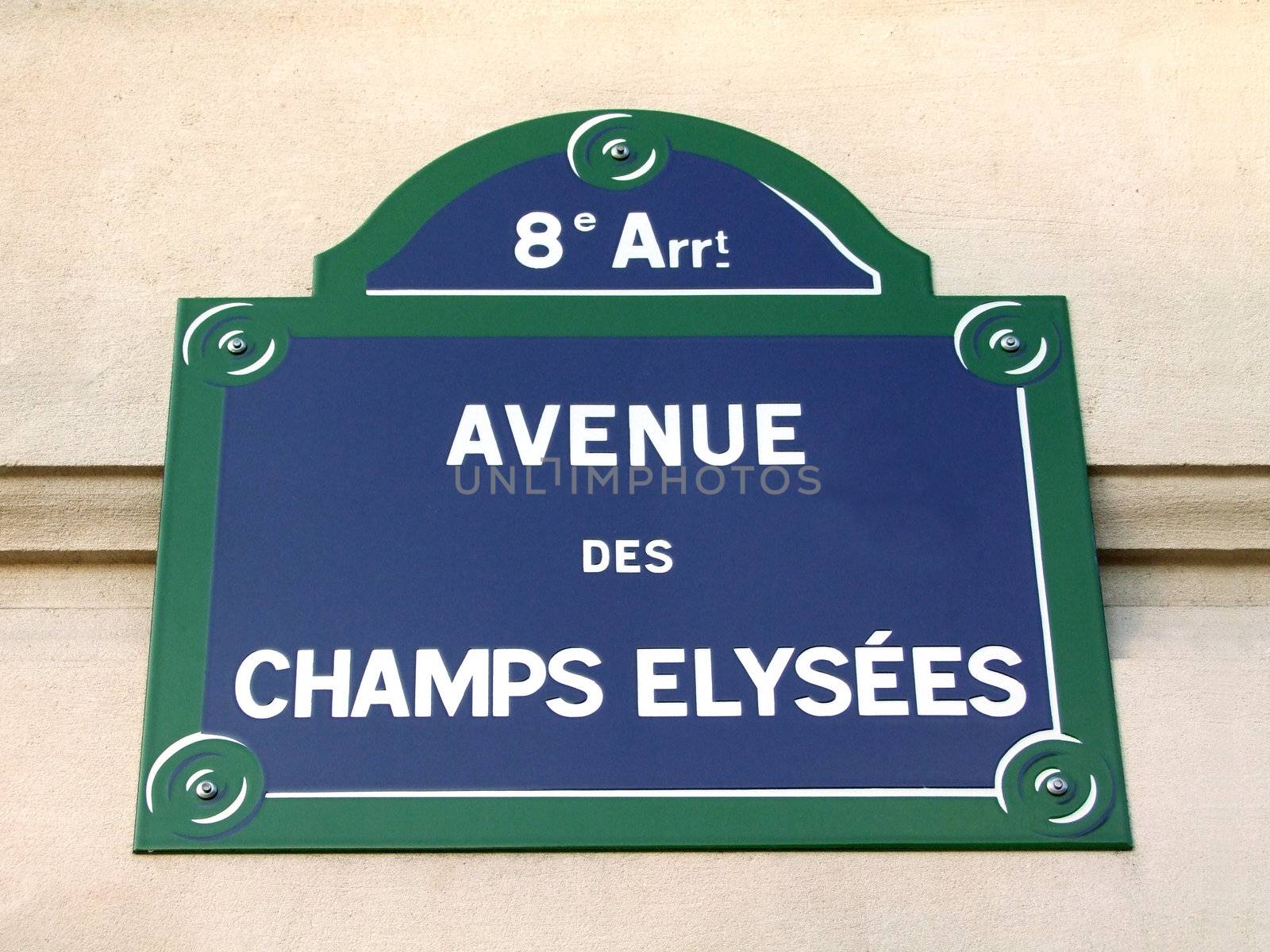 Champs Elysees by Teamarbeit