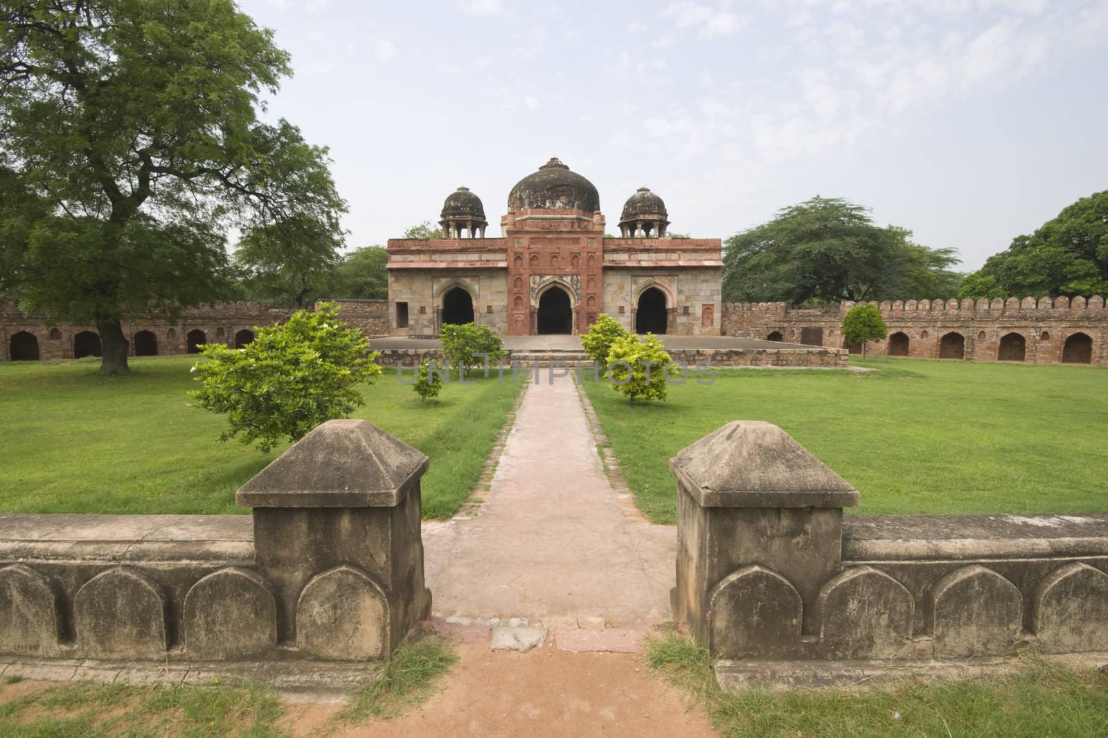 Mosque at Isa Khan's Tomb. Islamic style building set in landscaped gardens. Humayun's Tomb complex, Delhi, India
